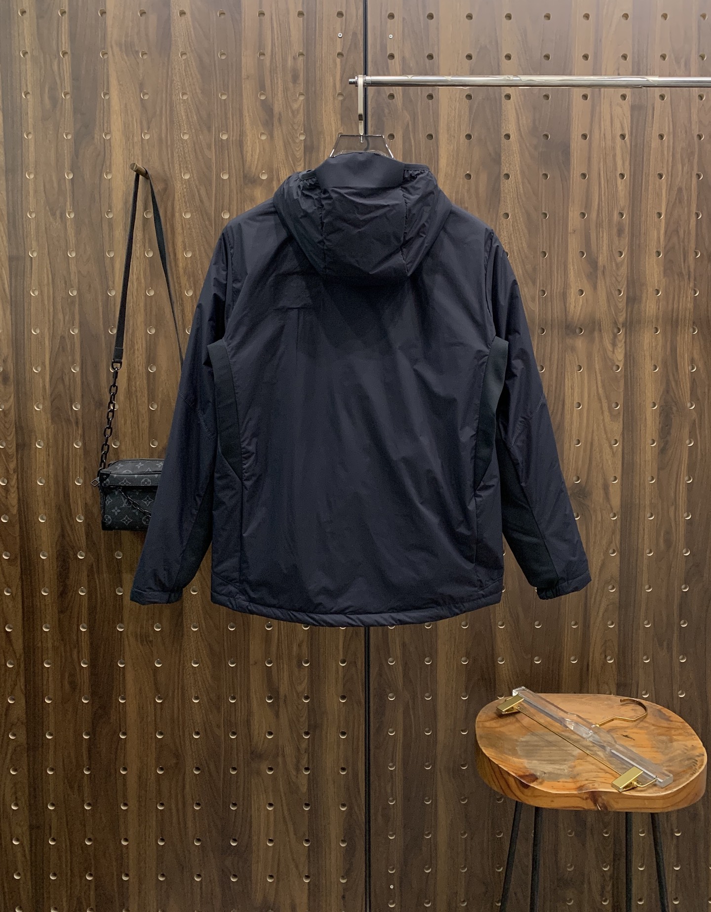 P始祖鸟棉服25ss早秋【新品】秋冬专柜新款休闲棉服外套！超前卫设计风格 细腻舒适 穿着非常轻便不易起皱