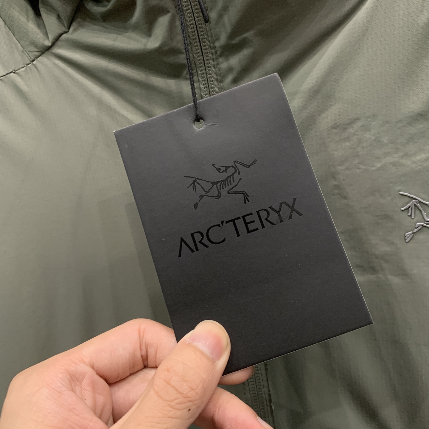 P始祖鸟棉服25ss早秋【新品】秋冬专柜新款休闲棉服外套！超前卫设计风格 细腻舒适 穿着非常轻便不易起皱