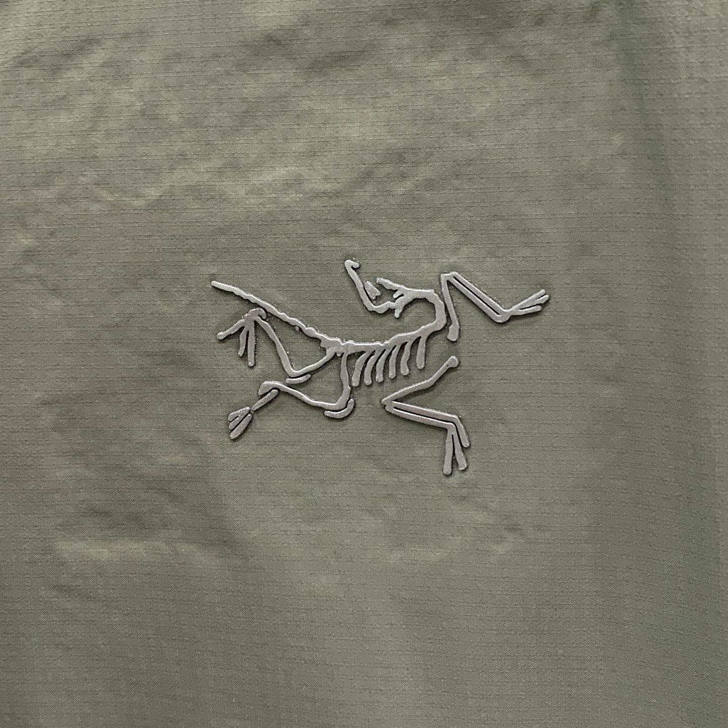 P始祖鸟棉服25ss早秋【新品】秋冬专柜新款休闲棉服外套！超前卫设计风格 细腻舒适 穿着非常轻便不易起皱