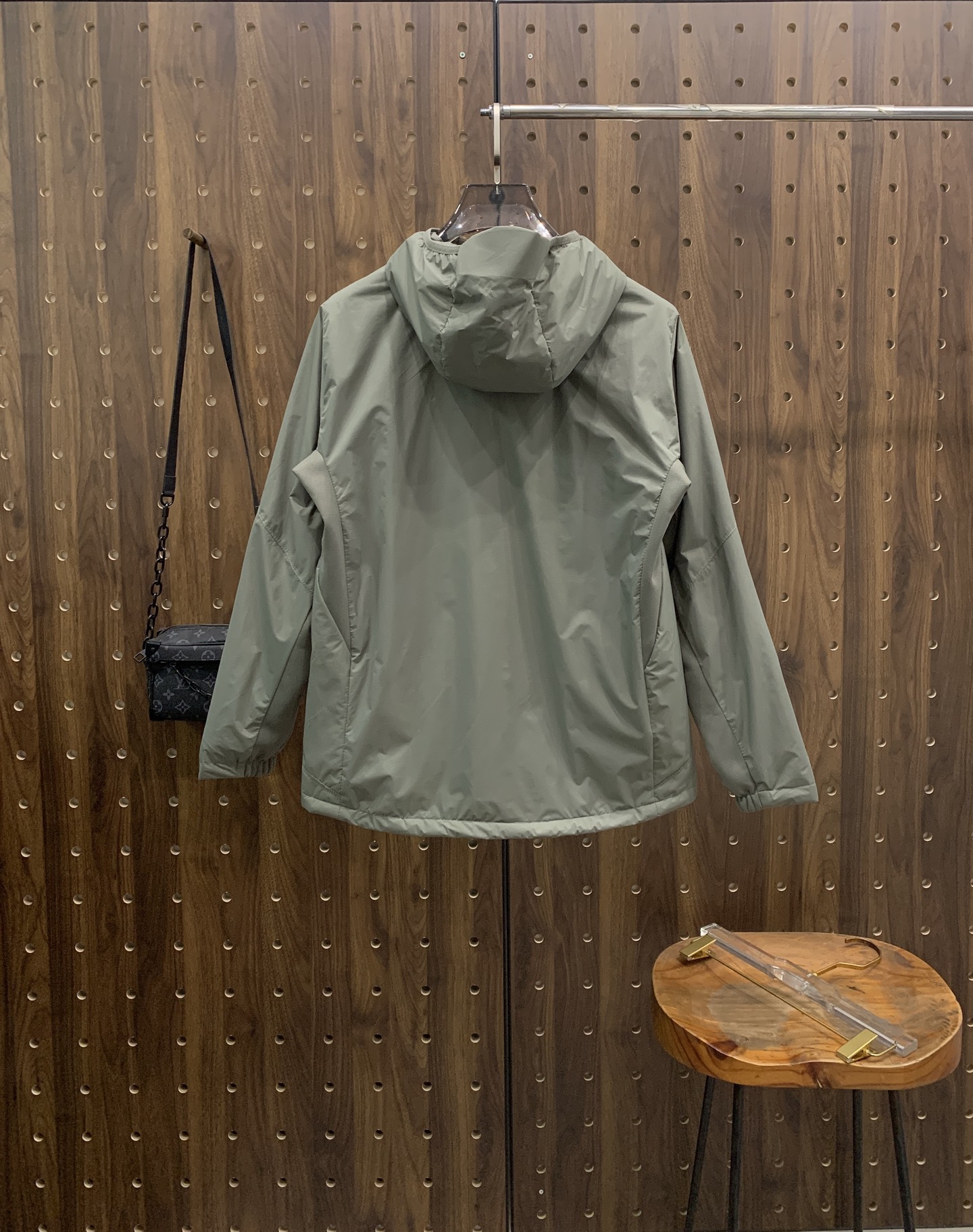 P始祖鸟棉服25ss早秋【新品】秋冬专柜新款休闲棉服外套！超前卫设计风格 细腻舒适 穿着非常轻便不易起皱