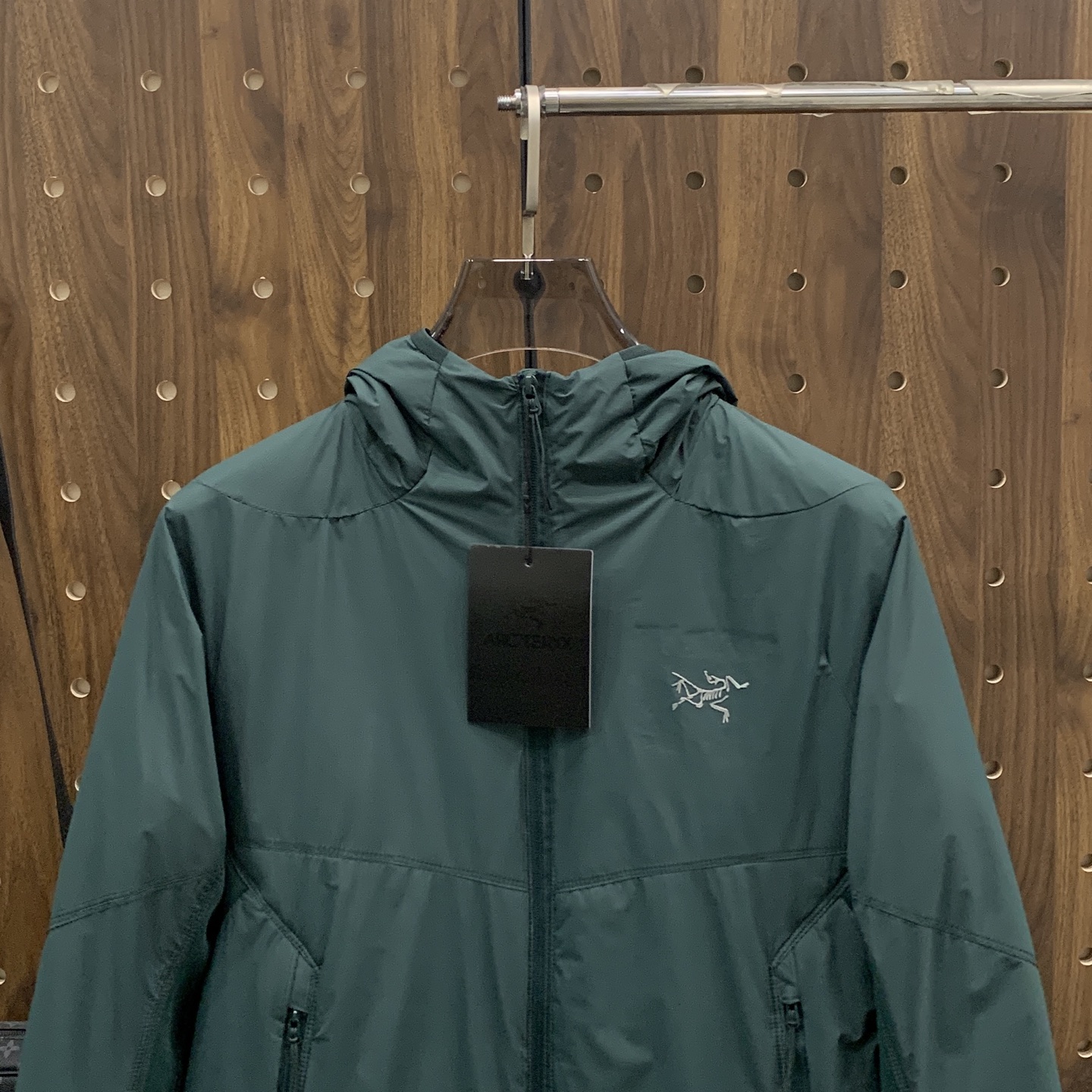 P始祖鸟棉服25ss早秋【新品】秋冬专柜新款休闲棉服外套！超前卫设计风格 细腻舒适 穿着非常轻便不易起皱