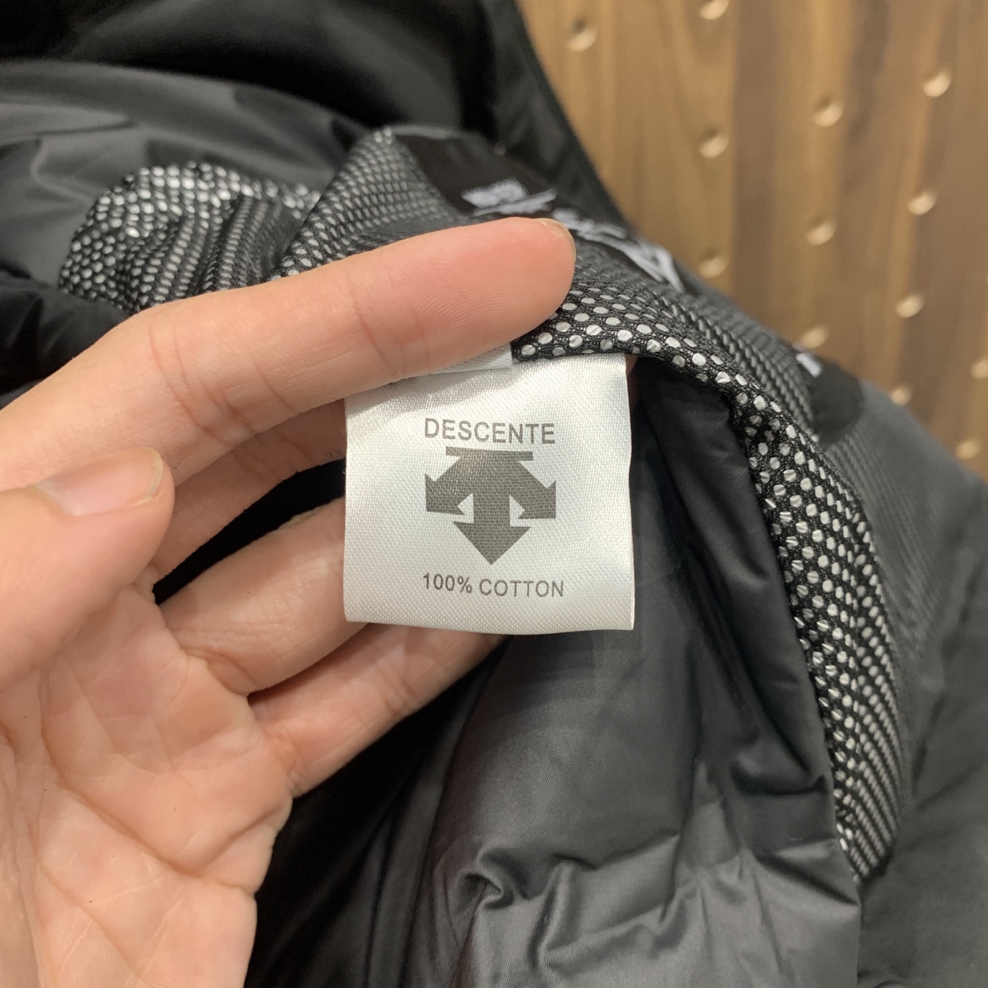 P迪桑特棉服25ss早秋【新品】秋冬专柜新款休闲棉服外套！超前卫设计风格 细腻舒适 穿着非常轻便不易起皱