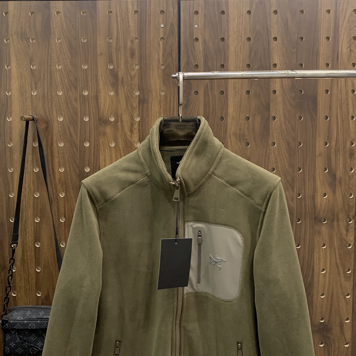 P始祖鸟摇粒绒外套25ss早秋【新品】秋冬专柜新款休闲外套！超前卫设计风格 细腻舒适 穿着非常轻便不易起