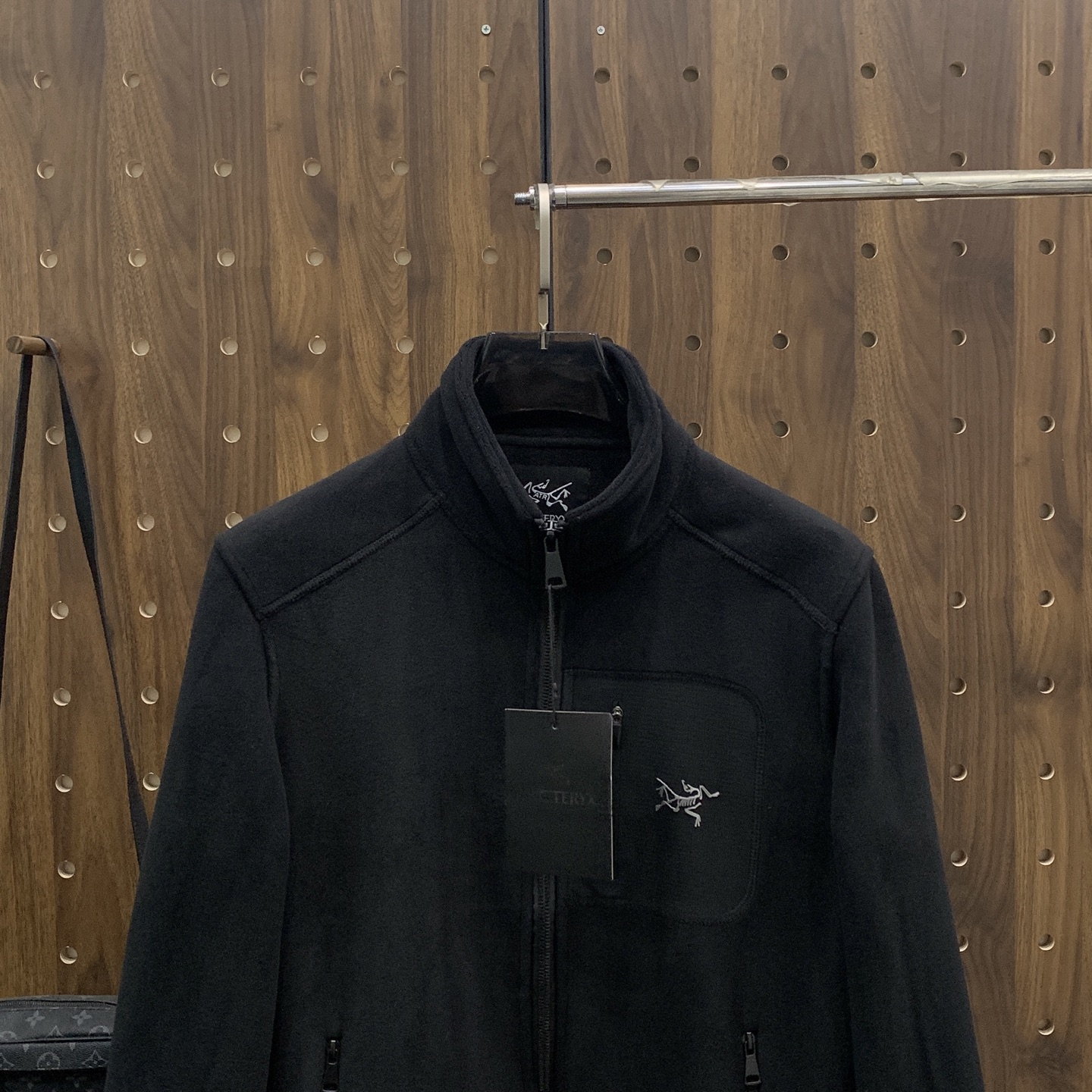 P始祖鸟摇粒绒外套25ss早秋【新品】秋冬专柜新款休闲外套！超前卫设计风格 细腻舒适 穿着非常轻便不易起