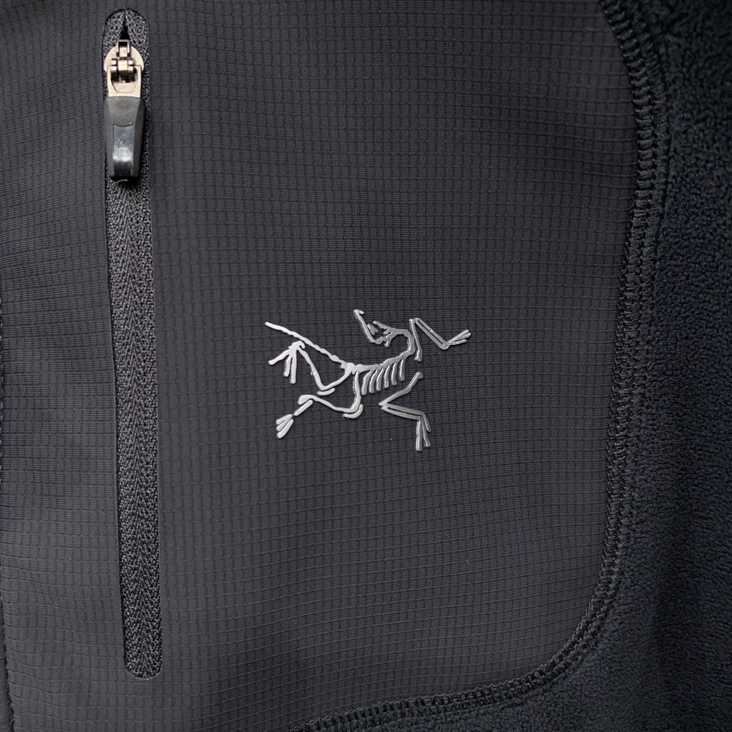 P始祖鸟摇粒绒外套25ss早秋【新品】秋冬专柜新款休闲外套！超前卫设计风格 细腻舒适 穿着非常轻便不易起