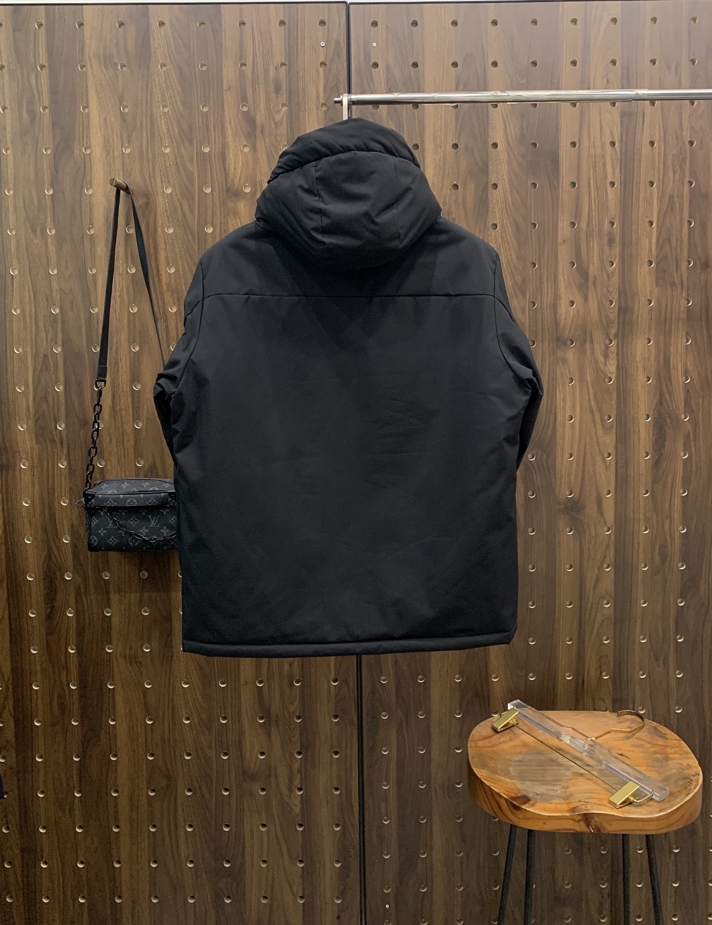 P凯乐石棉服25ss早秋【新品】秋冬专柜新款休闲棉服外套！超前卫设计风格 细腻舒适 穿着非常轻便不易起皱