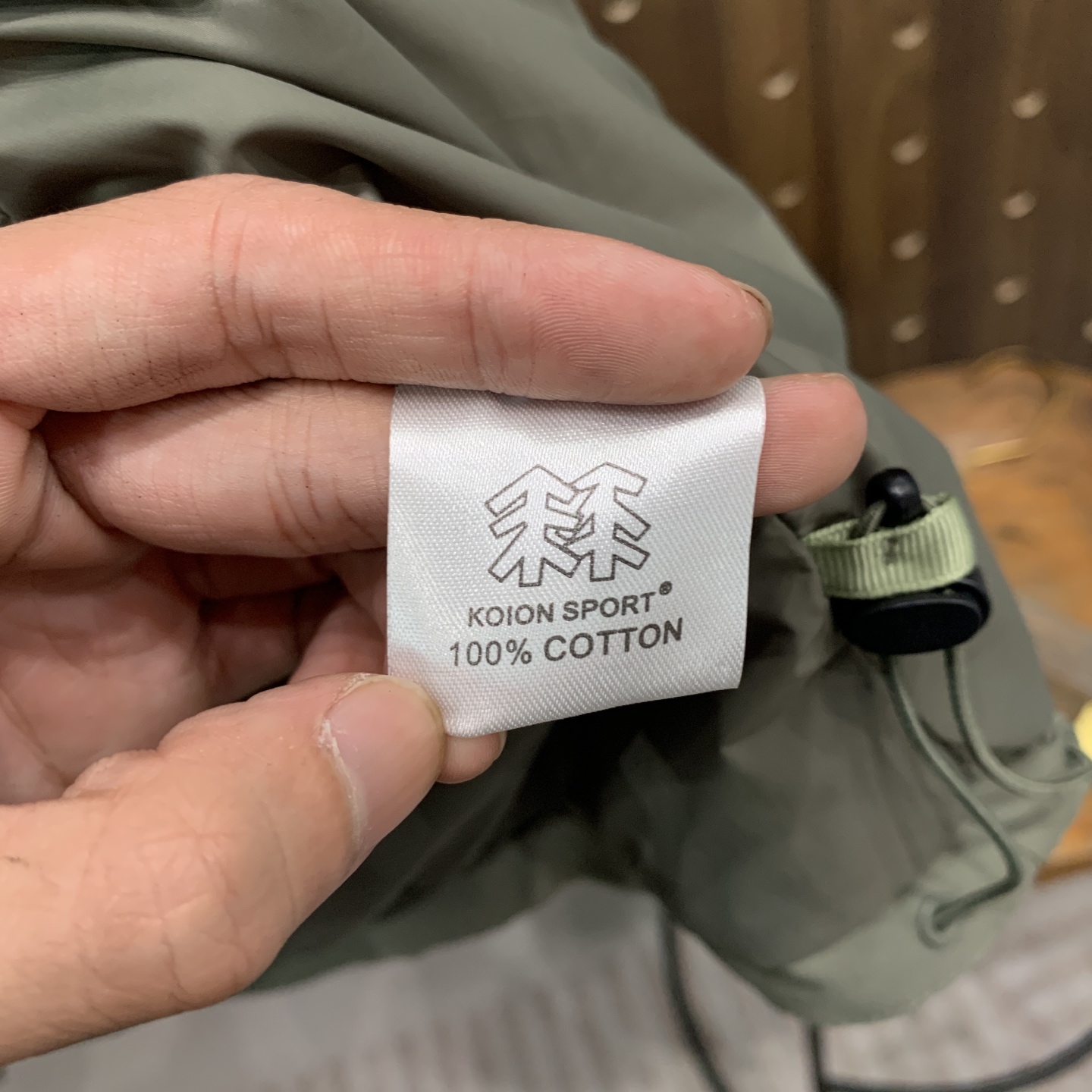 P可隆棉服25ss早秋【新品】秋冬专柜新款休闲棉服外套！超前卫设计风格 细腻舒适 穿着非常轻便不易起皱。