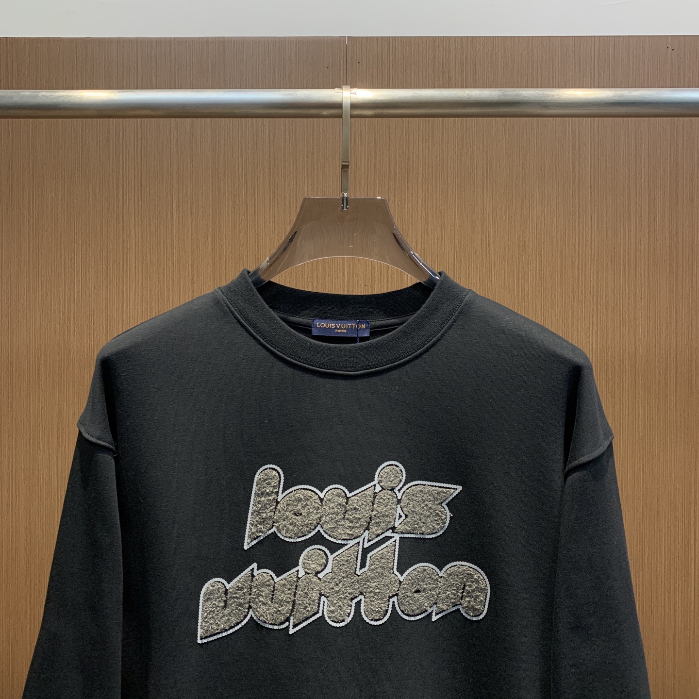 🌾 LV 25SS【新品】最新最顶级版本精美工艺圆领卫衣，最顶级的品质专柜原单套头衫，顶级制作工艺进口面