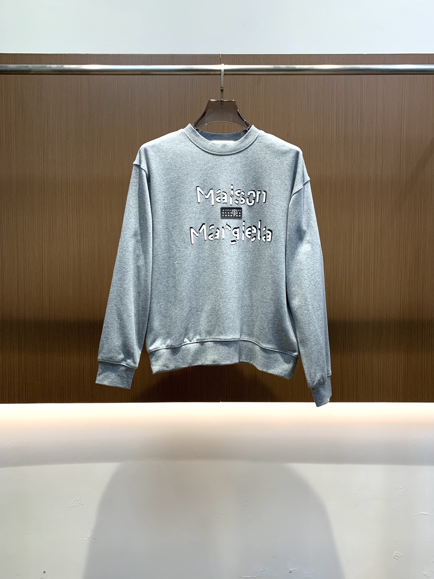 🌾马吉拉25SS【新品】最新最顶级版本精美工艺圆领卫衣，最顶级的品质专柜原单套头衫，顶级制作工艺进口面料