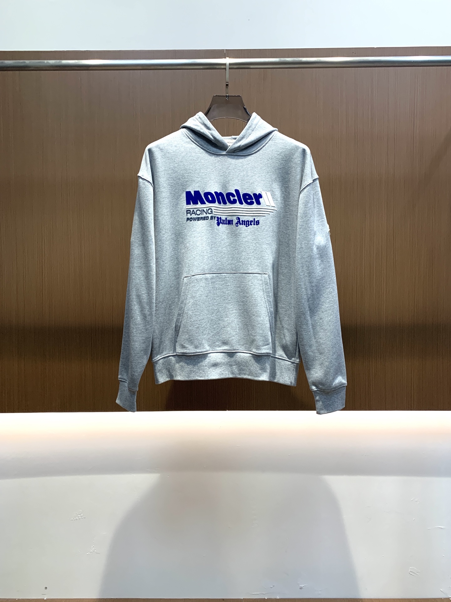 🌾蒙口25SS【新品】最新最顶级版本精美工艺连帽卫衣，最顶级的品质专柜原单套头衫，顶级制作工艺进口面料，