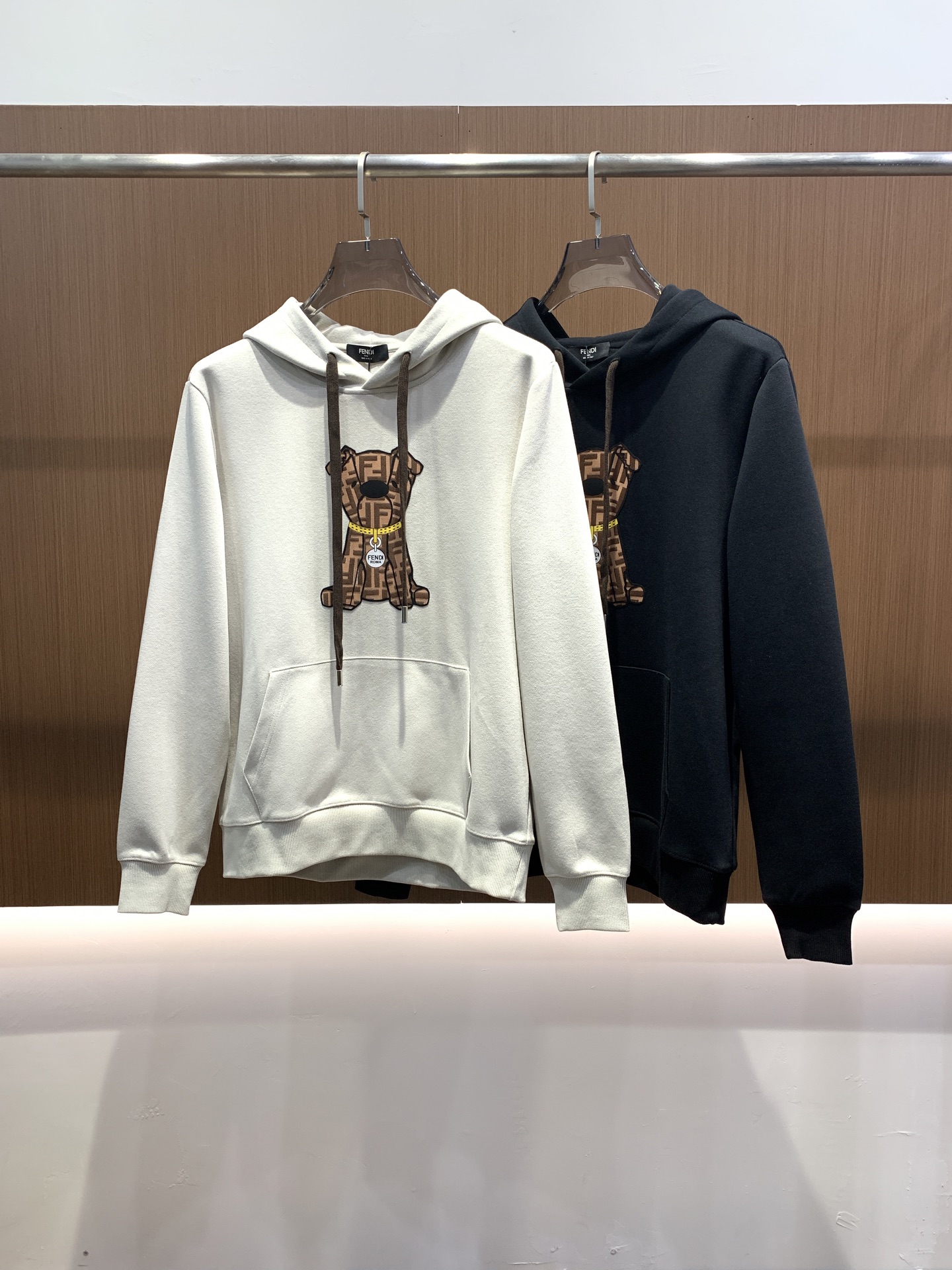 🌾芬迪25SS【新品】最新最顶级版本精美工艺连帽卫衣，最顶级的品质专柜原单套头衫，顶级制作工艺进口面料，