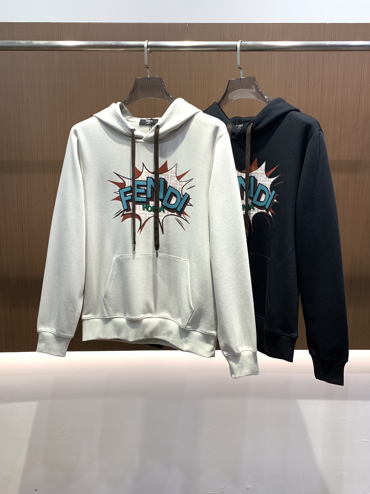 🌾芬迪25SS【新品】最新最顶级版本精美工艺连帽卫衣，最顶级的品质专柜原单套头衫，顶级制作工艺进口面料，