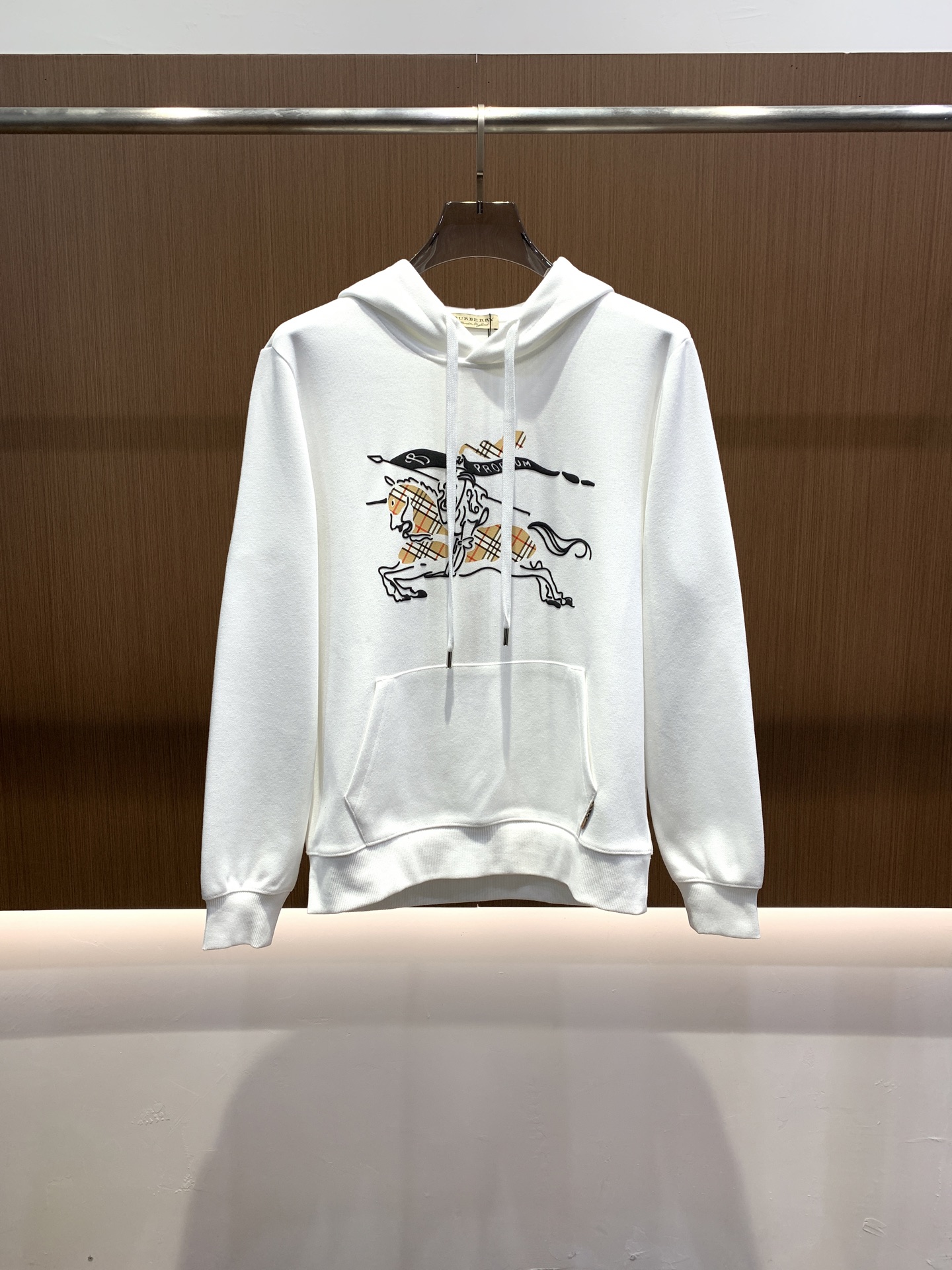 🌾巴宝莉25SS【新品】最新最顶级版本精美工艺连帽卫衣，最顶级的品质专柜原单套头衫，顶级制作工艺进口面料