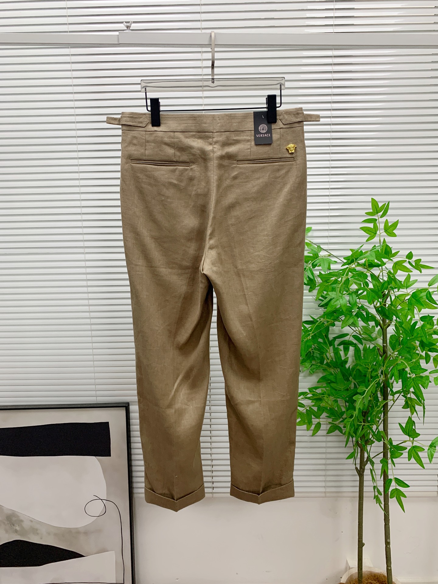 🔥范思哲26年新款棉麻休闲西裤🔥专柜热销款 品味与价值共享 颜色超级好看 身穿着非常舒适 低调不失奢华 