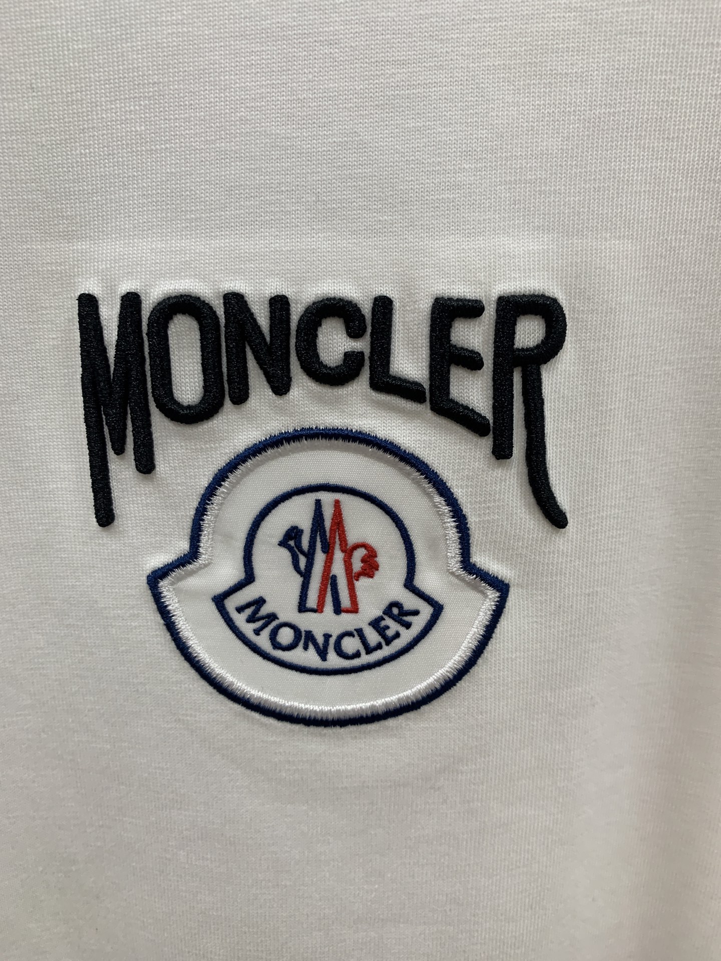 P蒙口2026春夏新款首发专柜最新款短袖圆领T恤 高端订制 设计前卫时尚！品牌logo重工艺设计 高端定
