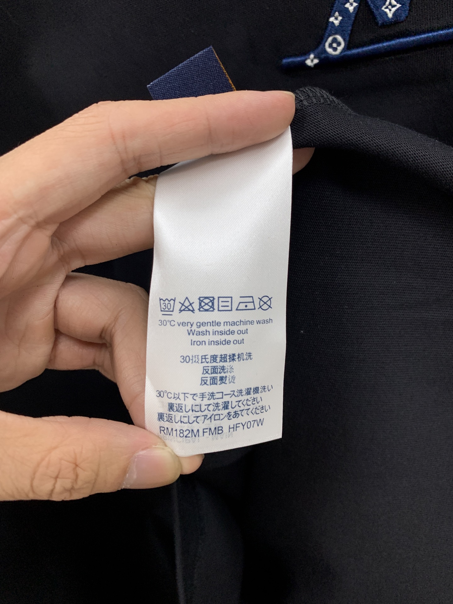 PLV2026春夏新款首发专柜最新款短袖圆领T恤 高端订制 设计前卫时尚！品牌logo重工艺设计 高端定