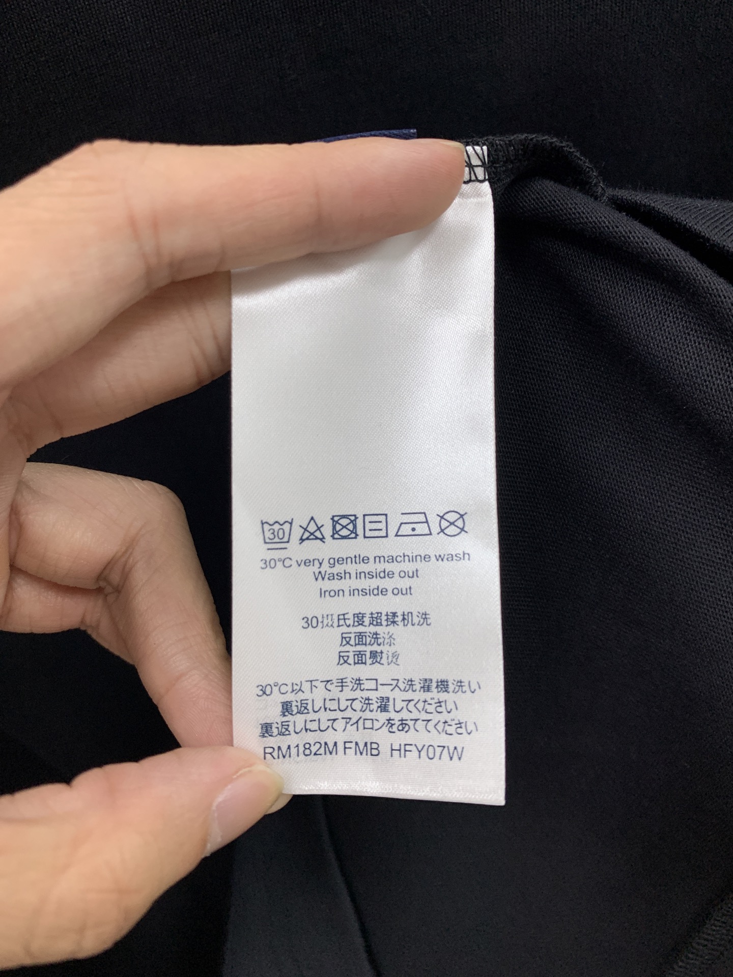 PLV2026春夏新款首发专柜最新款短袖圆领T恤 高端订制 设计前卫时尚！品牌logo重工艺设计 高端定