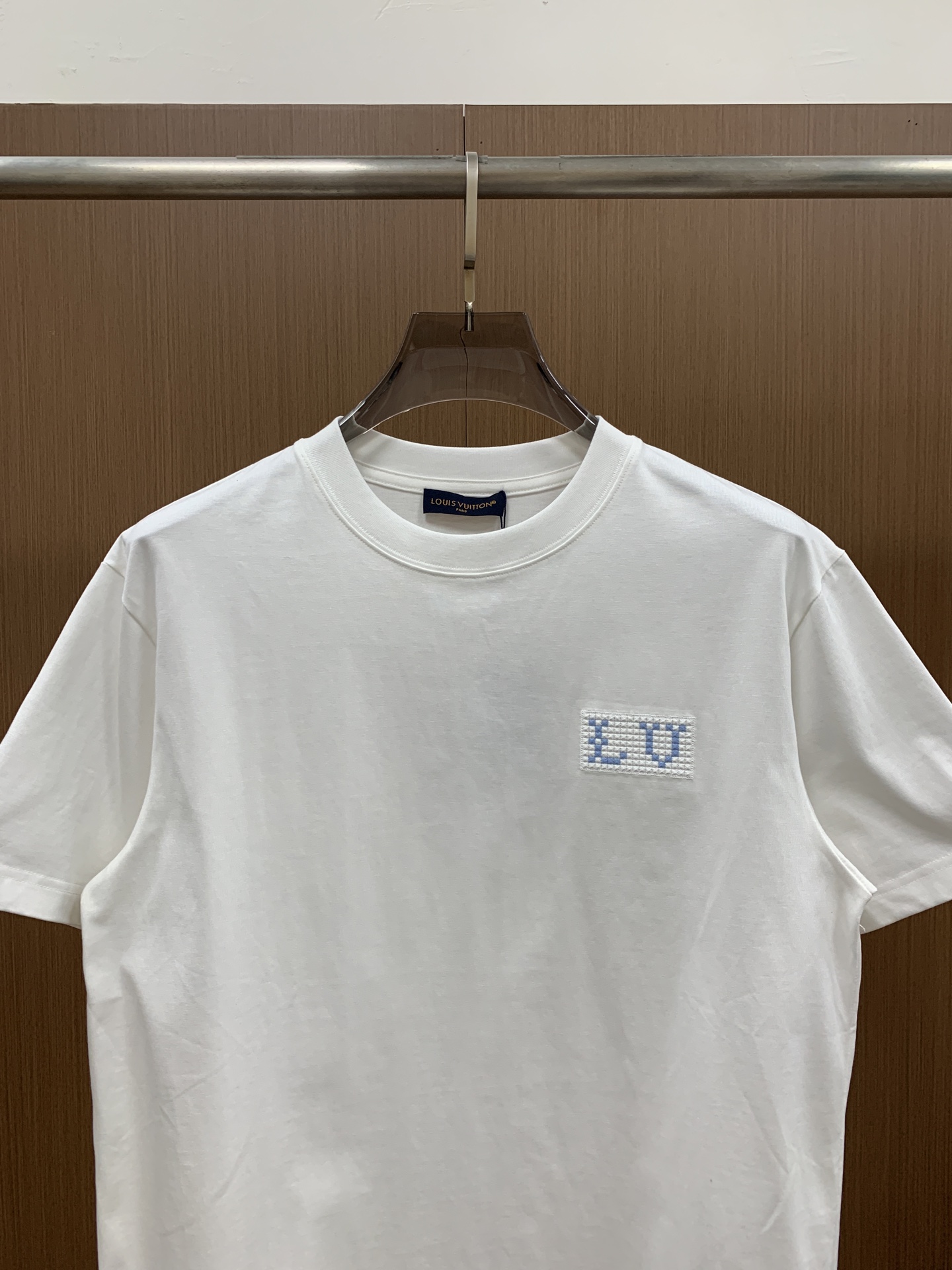 PLV2026春夏新款首发专柜最新款短袖圆领T恤 高端订制 设计前卫时尚！品牌logo重工艺设计 高端定