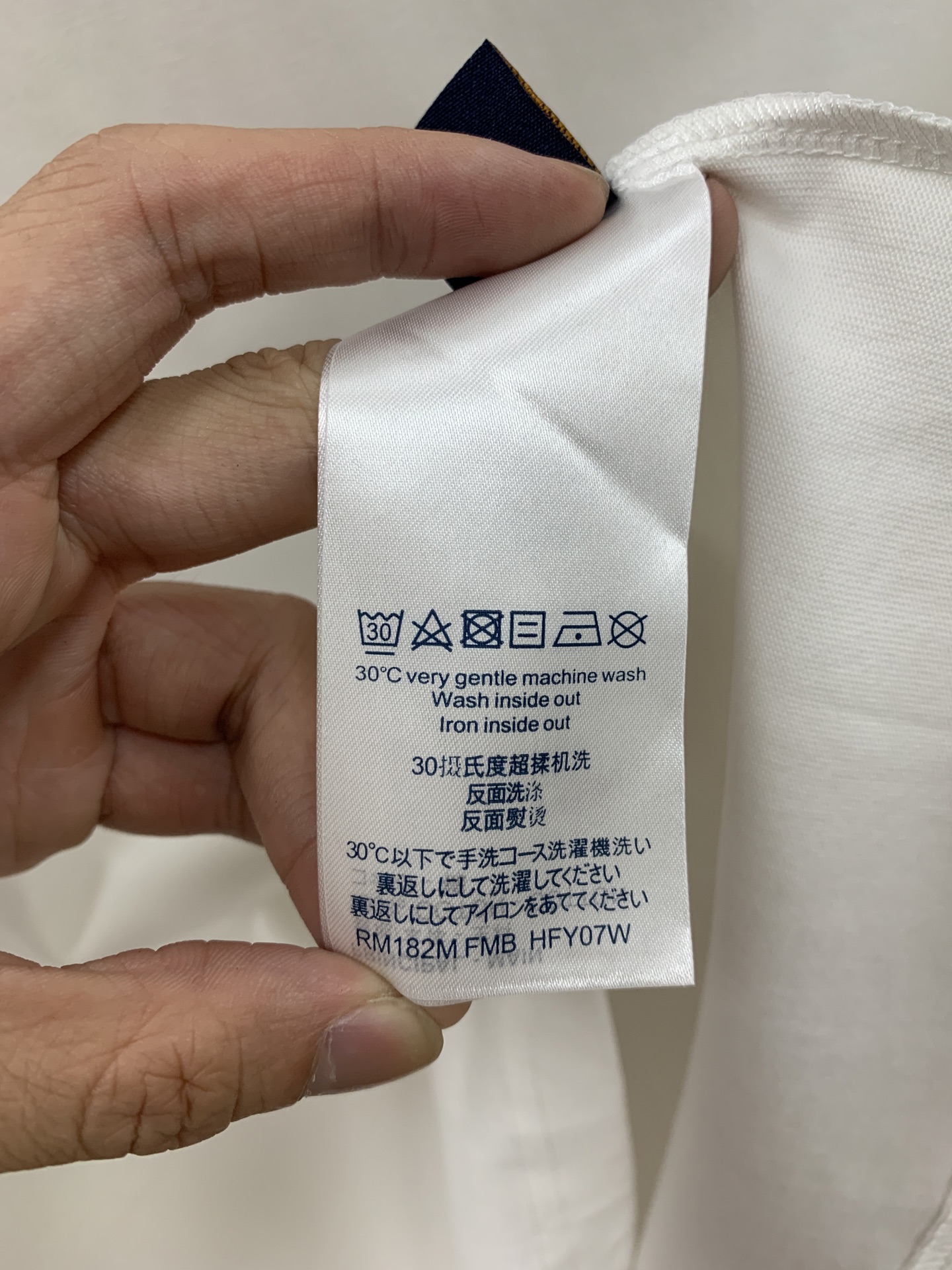 PLV2026春夏新款首发专柜最新款短袖圆领T恤 高端订制 设计前卫时尚！品牌logo重工艺设计 高端定