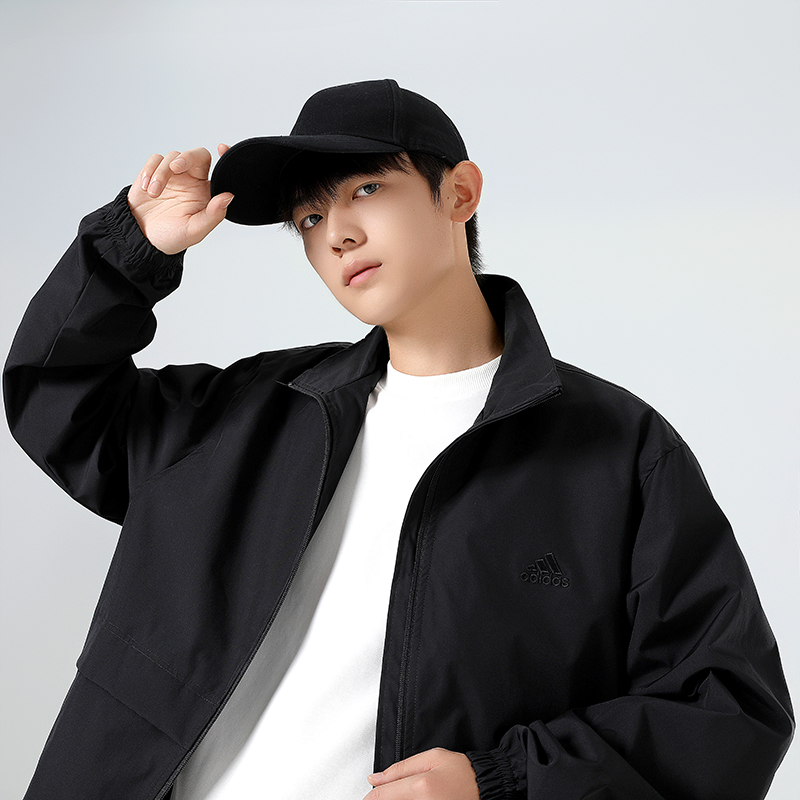 供货价:80💰『泉州贸易货』精选市场爆品,深秋必入款,原包装+原吊牌 🔥🔥专柜质量  🔥稳定货足 主推👉
【品牌】:  阿迪达斯
【款号】:  JD6668风薄
【尺码】:  S-3XL
【颜色】:  黑色，绿色，米白色，
【面料】:  塔丝隆，绣标，
即转即卖 ，做工精细无线头,休闲运动必备.市面最高品质！ 即转即卖.