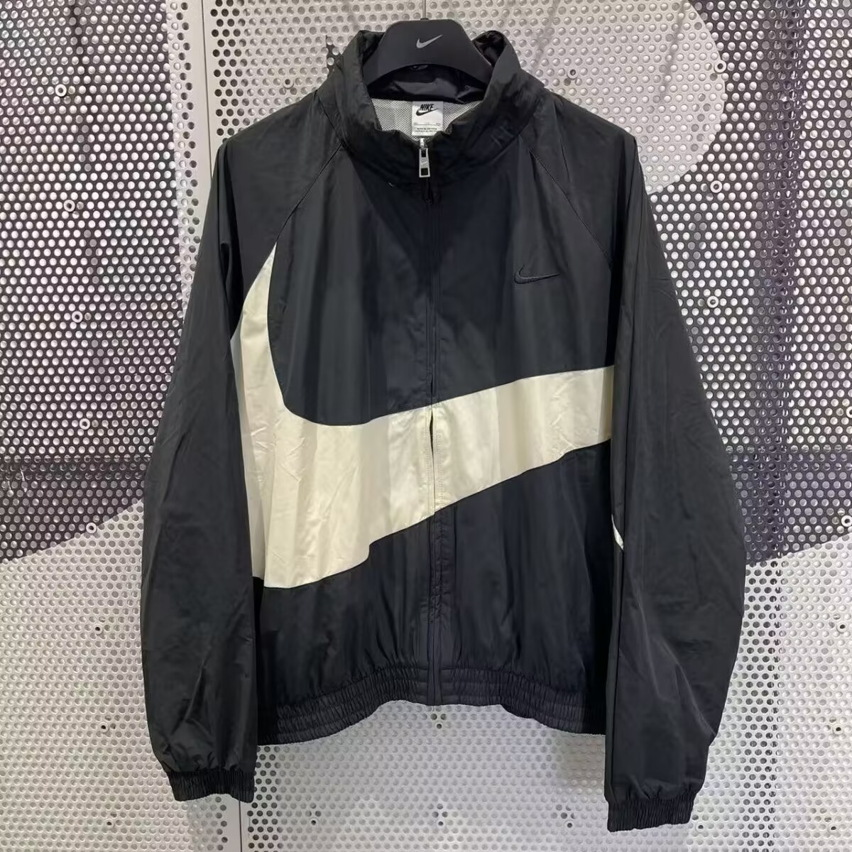 _dy09sVfQKd6d-CsJY1IHiu5VTnp8T0HNGk-6F4w