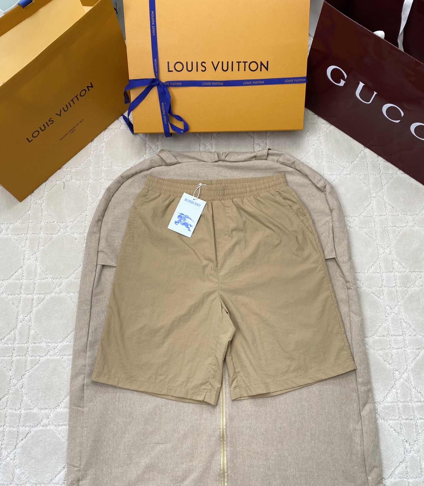 NO:142143,BBR 2025SS Early Spring Classic Limited Horse Shorts Original version purchased and developed, and compare any version on the market at will!  SizeS M L XL, shorts,alexander wang19860909BBR 2025SS 早春经典限定战马短裤 原版购入开发,随意对比市面任意版本！ SizeS M L XL,,shorts,alexander wang,Men's clothing