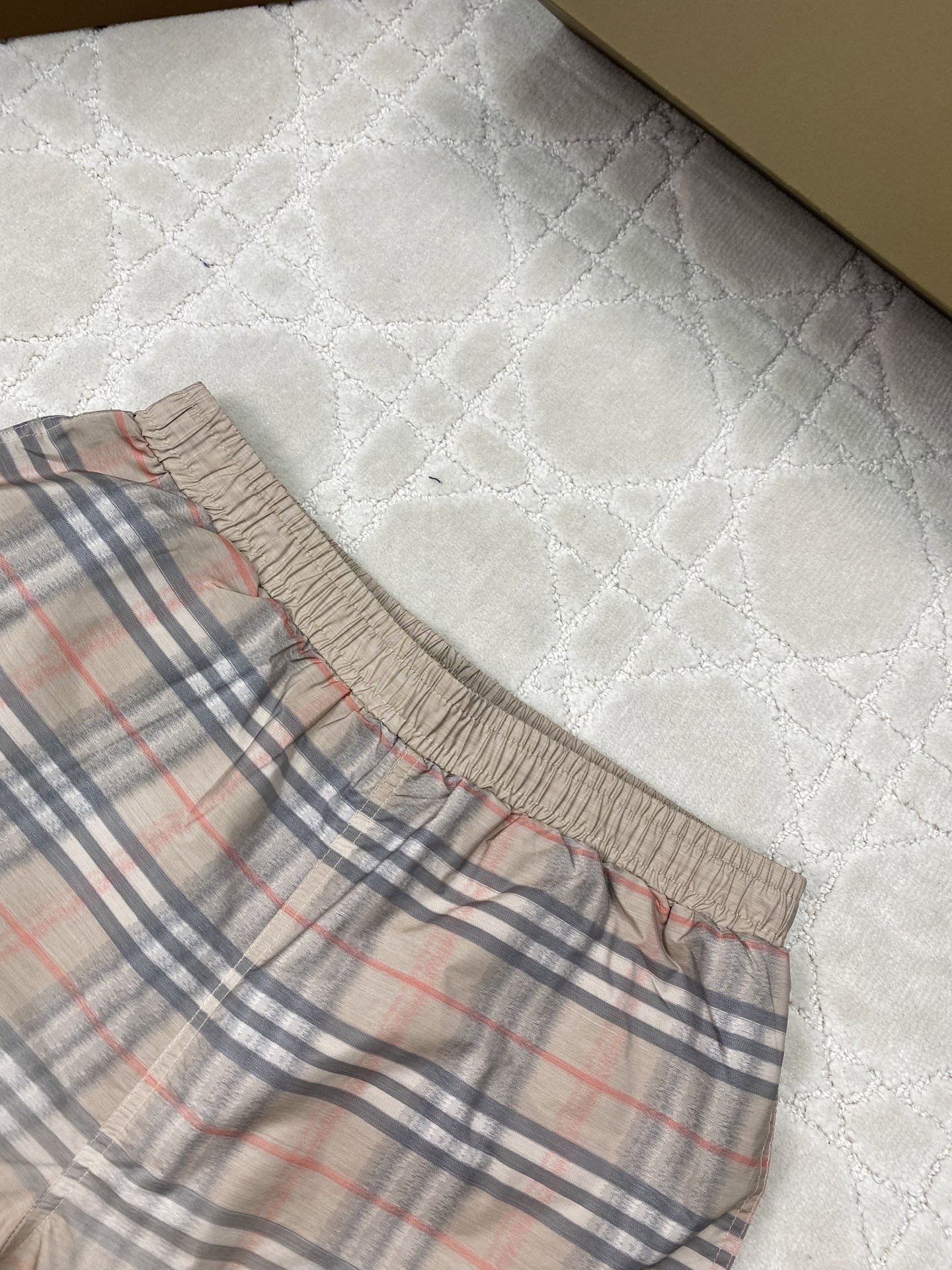 버버리 뉴 그라데이션 남성 반바지 2026 SS 상세 이미지 3