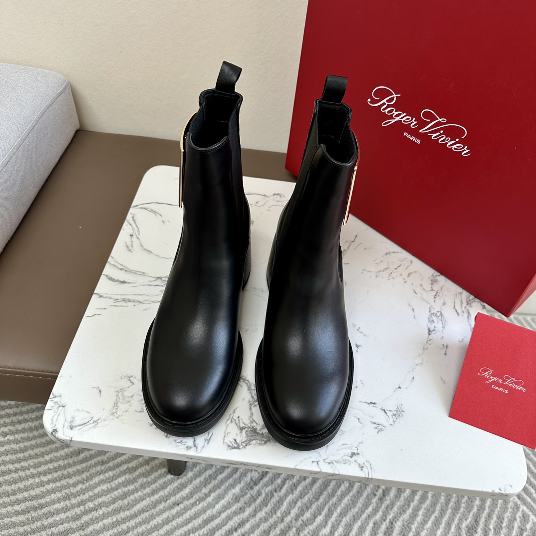 Roger Vivier AAA+
 Short Boots Cowhide Patent Leather Sheepskin TPU