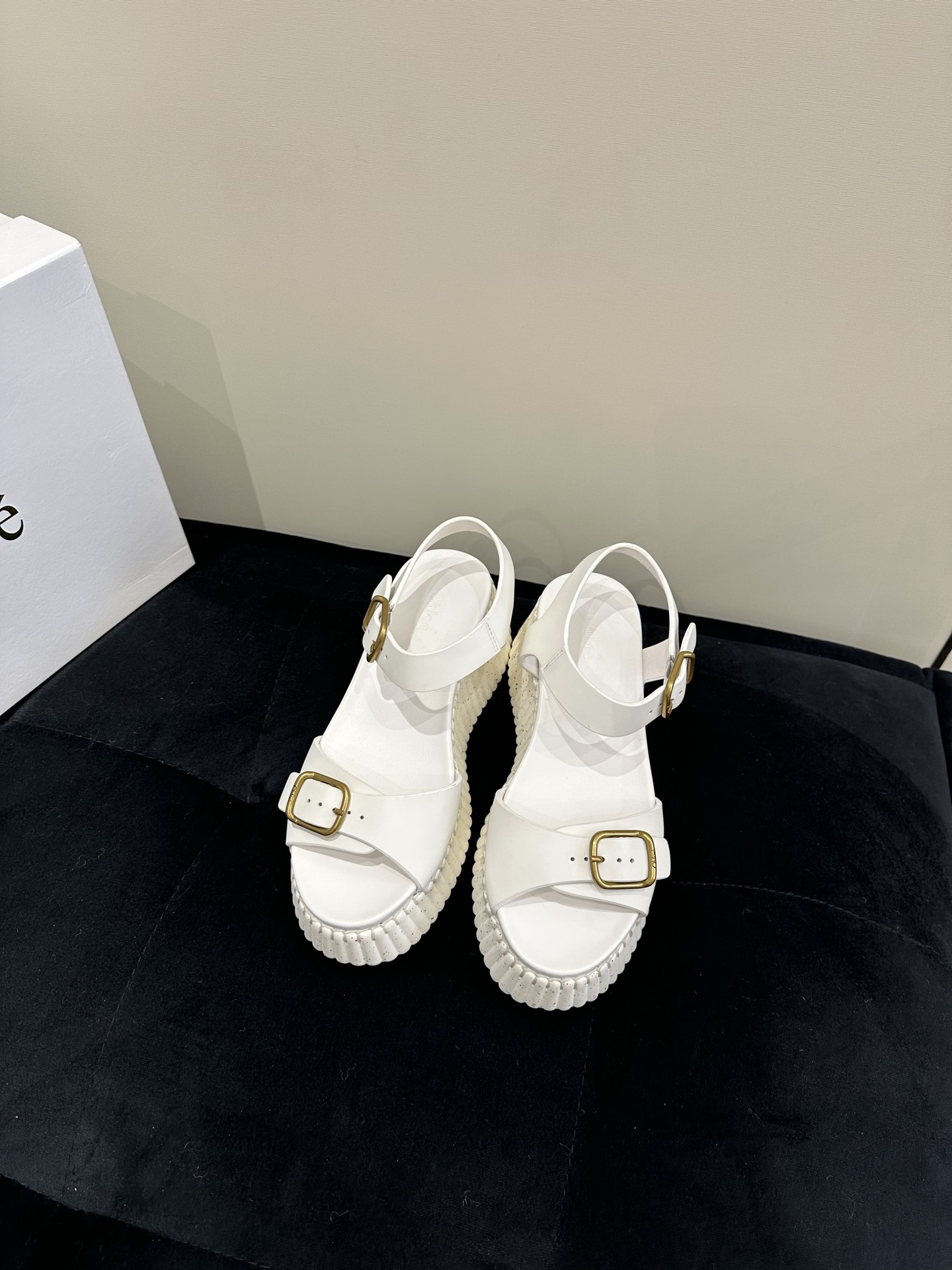 NO:423161,CHLOE#Kuyi new nama thick-soled sandals hand-stitched!  The master with superb skills takes 4.5 hours to hand-made each pair. The original version is 40 recycled environmentally friendly materials!  Exclusive mold opening sole, the foot becomes long legs in seconds, increase height by 7.0cm size 35-40 (40 fixed), sandals, chloe, loewe, sandals19860909CHLOE#蔻依新款nama厚底凉鞋 手工缝线！技艺精湛的老师傅每双耗时4.5小时手工制作 原版40再生环保材料！ 独家开模大底 上脚秒变大长腿 增高7.0cm size35-40（40定）,凉鞋,chloe,loewe,sandals,Women's Shoes