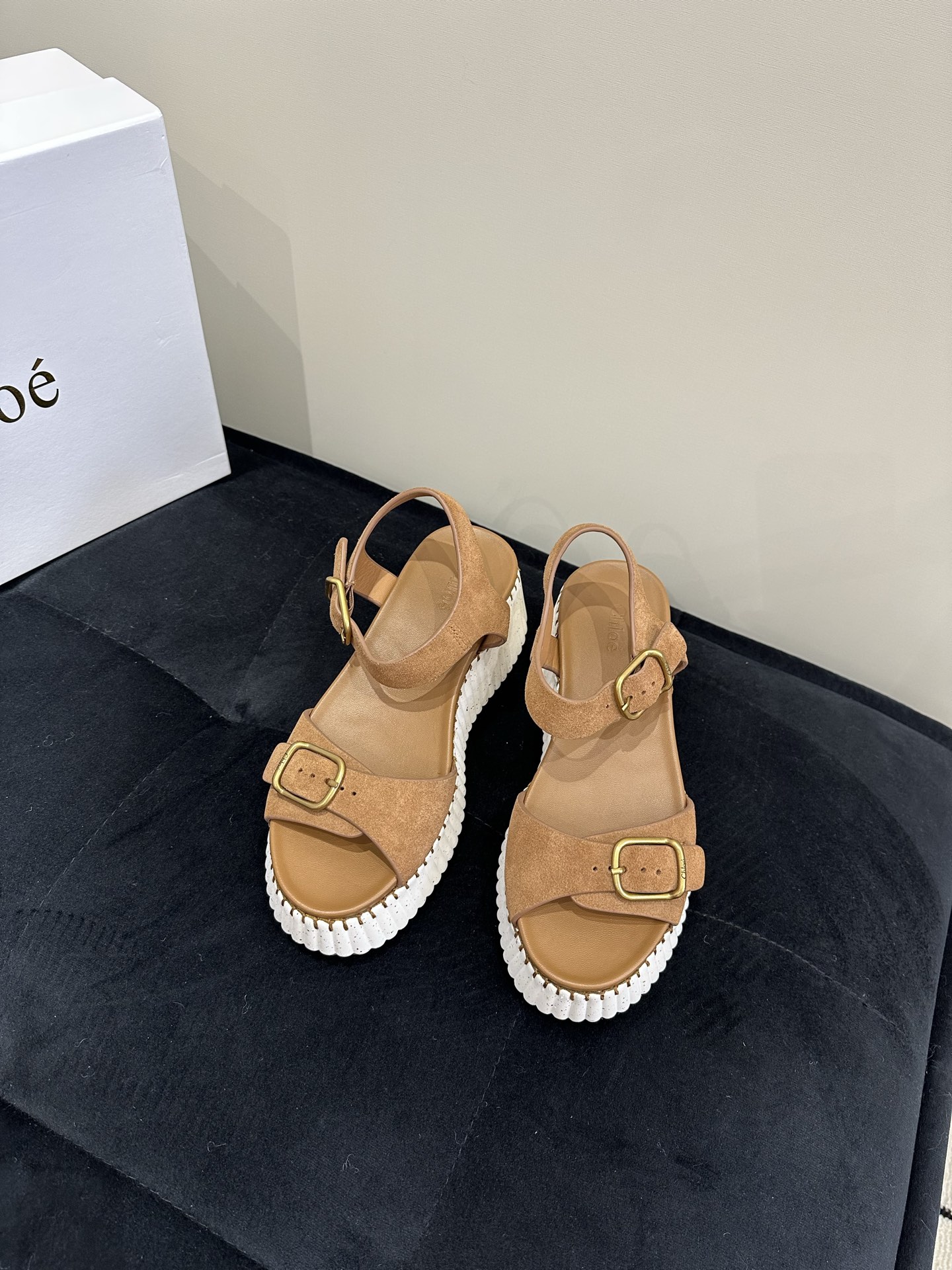 NO:423169,O CHLOE#Kuyi new nama thick-soled sandals hand-stitched!  The master with superb skills takes 4.5 hours to hand-made each pair. The original version is 40 recycled environmentally friendly materials!  Exclusive mold opening sole, the foot becomes long legs in seconds, increase height by 7.0cm size 35-40 (40 fixed), sandals, chloe, loewe, sandals19860909O CHLOE#蔻依新款nama厚底凉鞋 手工缝线！技艺精湛的老师傅每双耗时4.5小时手工制作 原版40再生环保材料！ 独家开模大底 上脚秒变大长腿 增高7.0cm size35-40（40定）,凉鞋,chloe,loewe,sandals,Women's Shoes