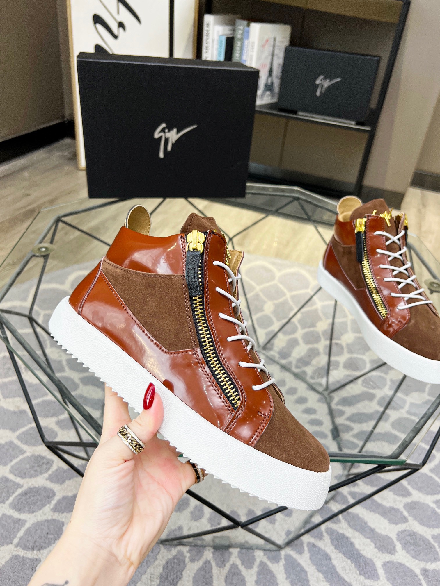 、，（）1:1（1:1）Giuseppe Zanotti1:1，． ¡Giuseppe Zanotti, de moda y único, zapatos de los hombres casuale