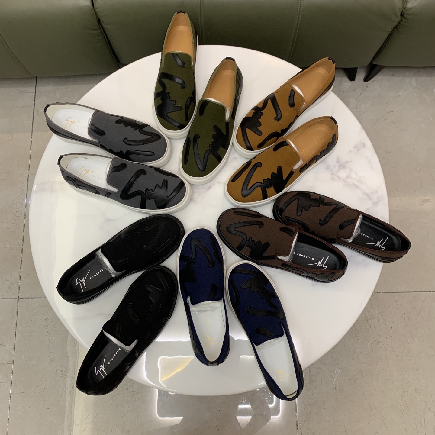 NO:273177,Dibang (Niuli) is the main product of Taobao, and the official website is available for sale 1:1 (high-quality official website is replicated 1:1) Giuseppe Zanotti official website 1:1 synchronized, Giuseppe.  Sanodi, fashionable and unique, casual men's shoes, imported top-layer waterproof denim high-end and top-end, cow, comfortable to wear, European and American master design, perfect shape to create top quality, rubber wear-resistant original sole, original single quality, very unique beauty in design, full of personality, fashionable and novel!  It is super cool to use, the pursuit of male gods, real-life photography, 38-44 six-color options (notes 37 and 45 can be customized) for a long time, and it is safe to promote Taobao and physical products.19860909底帮（牛里）高端货淘宝主推款,官网1:1发售（高品质官网1:1复刻）Giuseppe Zanotti官网1:1同步,朱塞佩．萨诺第 ,时尚独特、休闲男鞋,进口头层防水牛仔布高端上档次,牛里,穿着舒适 欧美大师设计 完美造型打造顶级品质,橡胶耐磨原版大底,原单品质,设计上很独特的美,个性十足 时尚、新颖！上脚超酷,男神们的追求,实物拍摄,码数38-44六色可选（注37、45可定做）长期有货,淘宝、实体放心推广.,,Men's shoes