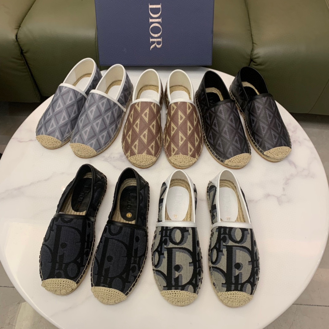 NO:273189,The latest high-quality men's newest one-foot-pin Love casual fisherman's shoes counter is launched simultaneously. Original one-to-one replica fabric imported from Italy, waterproof fabric, pure hand-made pull wire, raw rubber breathable and non-slip sole, breathable and comfortable inside, small sheepskin, density comfortable, original rubber sole wear-resistant, size 38-44, you deserve it, (Note can be customized 45, no return or exchange),,loafers,espadrilles,sheepskin19860909高品质男士最新款一脚蹬乐福休闲渔夫鞋专柜同步上市原版一比一复刻面料意大利进口防水面料、做工纯手工拉线,生胶透气防滑大底,内里透气舒适小绵羊羊皮,密度舒适,原版橡胶大底耐磨 码数38-44,你值得拥有,（注可定做45不退不换）,,loafers,espadrilles,sheepskin,Men's shoes