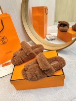 🔥🔥 Chinelos Herm*s fur H lã segundo tio, toda a parte superior é feita de lã de cordeiro merino, a textura não é comparável a outros tipos de lã, a sola em TPU é inteiramente feita de lã real e é resistente ao desgaste. Com design simples e linhas suaves, este é mais do que um simples par de sapatos, encarna uma atitude livre e requintada face à vida moderna. Quase ninguém entre as celebridades da Internet resiste a este par de tamanhos mais práticos e bonitos: 35~46 1 🔥🔥 Chinelos Herm*s fur H lã segundo tio, toda a parte superior é feita de lã de cordeiro merino, a textura não é comparável a outros tipos de lã, a sola em TPU é inteiramente feita de lã real e é resistente ao desgaste. Com design simples e linhas suaves, este é mais do que um simples par de sapatos, encarna uma atitude livre e requintada face à vida moderna. Quase ninguém entre as celebridades da Internet resiste a este par de tamanhos mais práticos e bonitos: 35~46