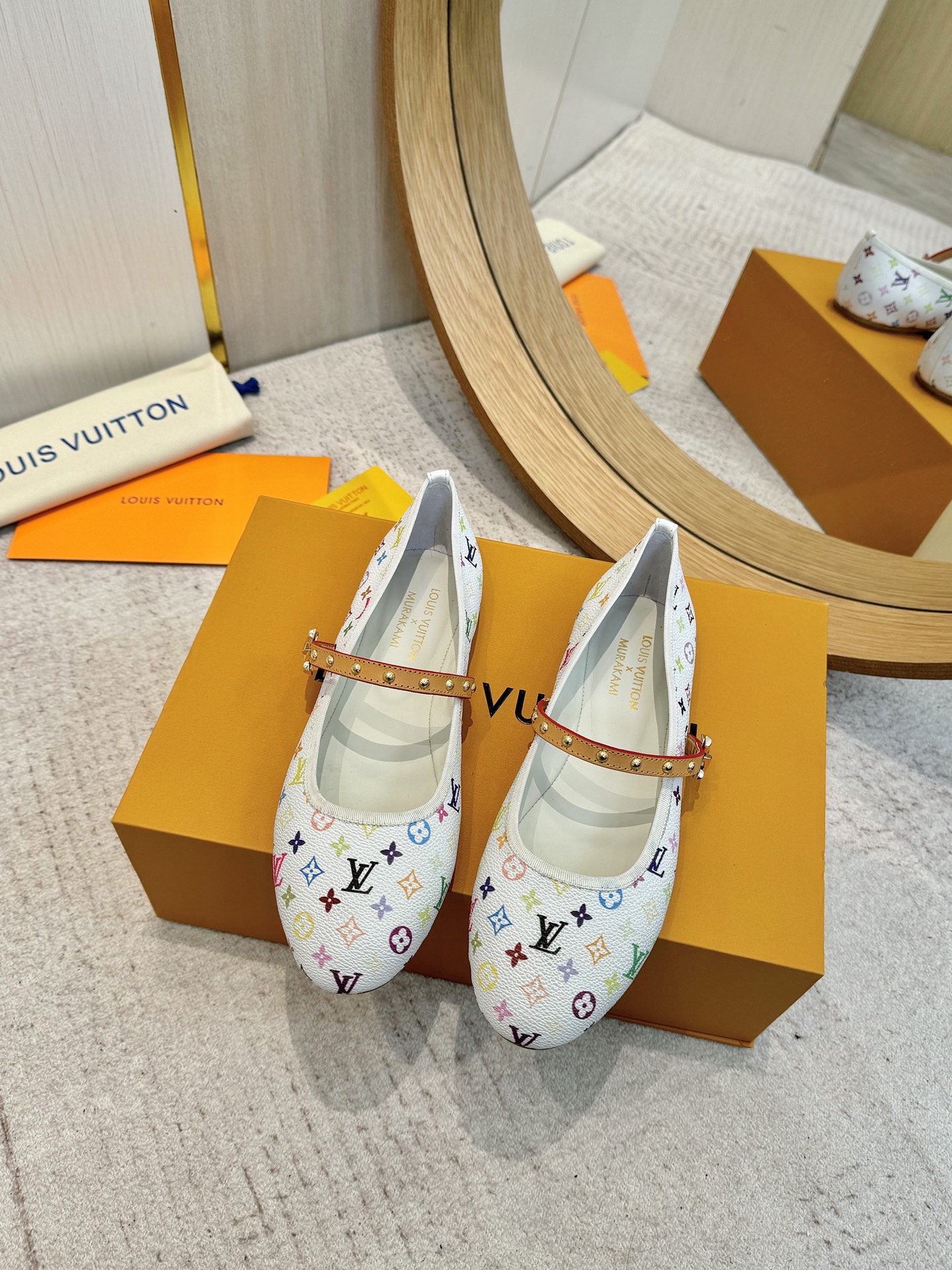 NO:238777,Purchase grade [top version] louis vuitton LV Louis Vuitton 25/Spring and summer Latest Mary Jane single shoes Simple and exquisite, full of high-end feel, showing elegant temperament ~ The feet are super beautiful, full of summer shoes, cowhide 3D printing of upper lining: sheepskin lining outsole: Italian imported leather sole Size #35-41 (40 41 custom made without return), Mary Jane, louis vuitton, louis vuitton, louis vuitton, louis vuitton, mary jane, cowhide, sheepskin, Leather soles19860909代购级【顶级版】 louis vuitton LV路易威登 25/春夏 最新玛丽珍单鞋 简约精致,高级感满满,尽显优雅气质～ 上脚超好看,拉满了夏日美鞋绝绝子啊 鞋面牛皮3D打印 内里: 羊皮内里 大底: 意大利进口真皮大底 Size #35-41（40 41订做不退换）,玛丽珍,louis vuitton,louis vuitton,louis vuitton,mary jane,cowhide,sheepskin,Leather soles,Women's Shoes
