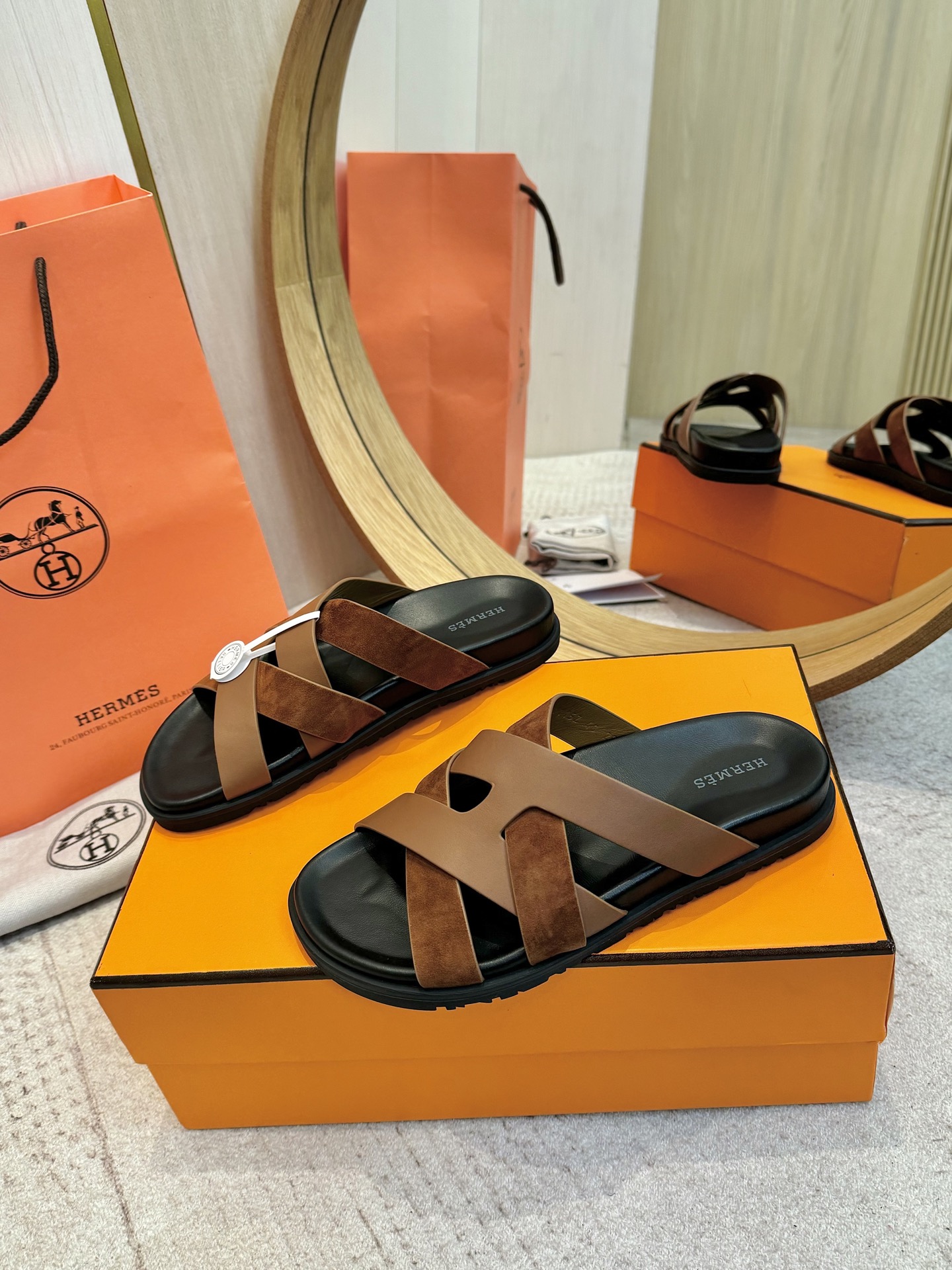 NO:236457,/【Top version./】 HERMES Hermes, original shoes made 1:1, top version, upper material: high-end imported calfskin, inner foot pad sheepskin, TPU anti-slip wear-resistant sole, multi-color choice!  Number of codes: 34-46 (34 45 46 customized without return) [Top version comprehensive upgrade version], semi-drag, hermes, hermes, cowhide, sheepskin19860909/【顶级版本./】 HERMES爱马仕,原版鞋1:1制作,顶级版本, 鞋面材质:高级进口小牛皮, 内里垫脚羊皮,TPU防滑耐磨大底,多色选择！ 码数:34-46(34 45 46订做不退换）【顶级版本全面升级版】,半拖,hermes,hermes,cowhide,sheepskin,Women's Shoes