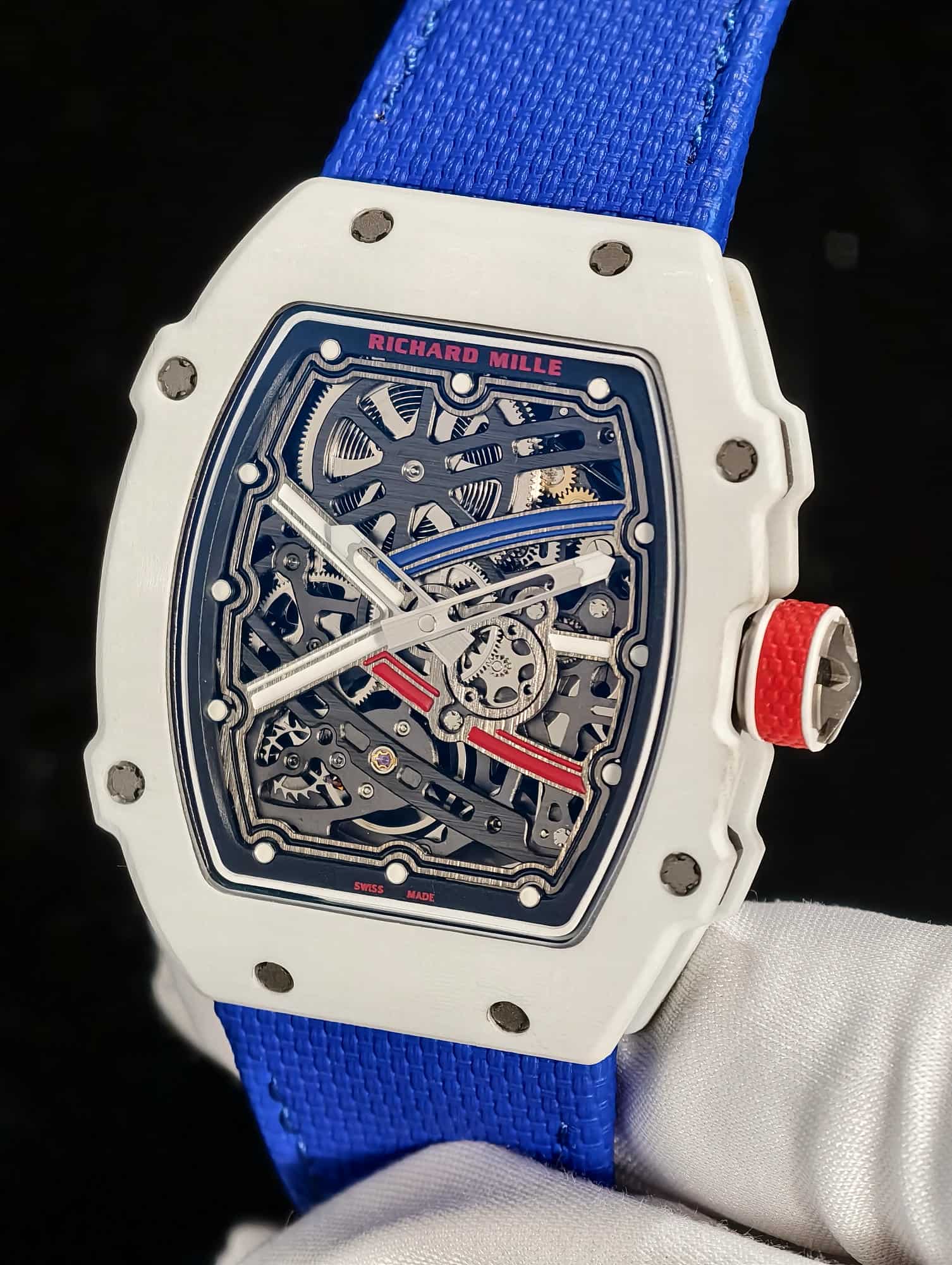 NO:946571,The RM 67-02 all-in-one machine produced by RICH is launched!  Since then, the market has officially entered the era of RM integrated movement!  1. The original is in hand, and RICH has it all over the world. The weight of the watch head is 32 grams, and the whole watch is 34 grams. The thickness is 7.8mm, which perfectly carries the original data. 1. Super watch case 1. Use hundreds of layers of TPT carbon fiber material 2. Single piece independent molding (most manufacturers use a hydraulic press to press 5 cases at a time, and the quality is completely different)  3. At the same time, temperature control, mold accuracy, and holding time are all important. (Without its own carbon fiber factory, it is impossible to constantly adjust and trial and error.) Only in this way can the carbon fiber texture present a high-end texture close to that customized by the Japanese NTPT factory for RM6702. Of course, it also surpasses the quality of all carbon fiber products from all manufacturers on the market, including the level of modified rings. 4. The other 8 screws can be universally genuine (value) 5. Front shell + middle shell +  The back cover can be universally genuine (please estimate the value by yourself) 6. The two pieces of glass on the front and back perfectly fit the original case (there will be popular science introduction later) 7. The crown can be directly installed on the genuine one. 8. The solid frame inside is universally original. Players are welcome to try it on their own!  2. Customized all-in-one machine - RM.CRMA7 ultra-thin all-in-one machine The core value of the all-in-one machine is to reproduce the mechanical logic of the original movement, with a true structural layout, showing consistent hollow levels and mechanical beauty. The thickness is 3.99mm. All problems of all versions on the market have been corrected. 1. The size of the barrel and large steel wheel has been optimized and enlarged. 2. The offset problem of all gear sets on the front has been corrected, and it is unconditionally in line with the original version.  3. The front and back sides, as well as the sandwich gears, all move real and have the same position. 4. The hollow structure is restored to the original. The trinity of structure, proportion, and operation logic are restored simultaneously. This is RICH, a manufacturer of authentic replacement parts for RM. More blockbuster products RICH is always on the road, thank you for always being with you!  The RM.CRMA7 integrated movement is based on the genuine RM6702 movement. The entire movement has been redefined in view of the structural deficiencies of the existing version on the market. Systematic optimization has been carried out around the movement bridge skeleton design, internal gear train layout, bridge hollow ratio, part hierarchical relationship and surface processing texture, which solves the long-standing problems of the market version such as crowded structural layout, insufficient mechanical layer, strong visual heaviness and weak mechanical performance in details.  Ultimately achieving a clearer mechanical layout, richer spatial levels, and more advanced hollow visual effects.,19860909RICH出品/RM 67-02一体机横空出世！从此,市场正式进入RM 一体化机芯时代！ 一,原装在手,天下RICH有. 表头重量是32克,整表34克.厚度7.8mm一比一完美搬运原版数据. 一,超级表壳 1.采用数百层TPT碳纤维材料 2.单件独立模压成型（大部分厂家都是用液压机一次压5个壳,品质完全不一样） 3.同时温度控制,模具精度,保压时间都很重要.（没有自己的碳纤维工厂是无法做到不断的去调整和试错的） 只有这样,碳纤维纹理才能呈现出接近日本NTPT工厂为RM6702定制的高级质感. 当然也超越了市面所有厂家的全部碳纤维产品的品质,包括改装圈层面. 4.另外8颗螺丝可以通用正品（价值） 5.前壳 + 中壳 + 后盖能通用正品（价值请自行估算） 6.前后两片玻璃完美契合原装表壳（稍后会有科普介绍） 7.表冠可直接安装上正品. 8.包括里面的固机框都是通用原装的. 欢迎玩家自行尝试！ 二.定制一体机——RM.CRMA7超薄一体机一体机的核心价值,在于复现原装机芯的机械逻辑,以真实的结构布局,展现一致的镂空层次与机械美感. 厚度3.99mm.修正市面所有版本的全部问题. 1.发条盒与大钢轮尺寸优化放大. 2.修正正面所有齿轮组的偏位问题,无条件看齐原版. 3.正反面两面,及夹层齿轮,全部真实会动,而且位置一样. 4.镂空结构还原正品. 结构、比例、运转逻辑三位一体同步还原. 这就是RICH,一家RM正品代用配件制造厂商. 更多重磅爆品 RICH一直都在路上,感恩常伴！ RM.CRMA7 一体机芯基于正品 RM6702 机芯复刻, 针对市场现有版本存在的结构不足,对整颗机芯进行了重新定义. 围绕机芯板桥骨架设计、内部轮系布局、桥板镂空比例、零件层次关系以及表面加工质感进行系统优化,解决了市面版本长期存在的结构布局拥挤、机械层次不足、视觉厚重感强以及细节机械表现弱等问题. 最终实现更清晰的机械布局、更丰富的空间层次,以及更高级的镂空视觉效果.,,Watch
