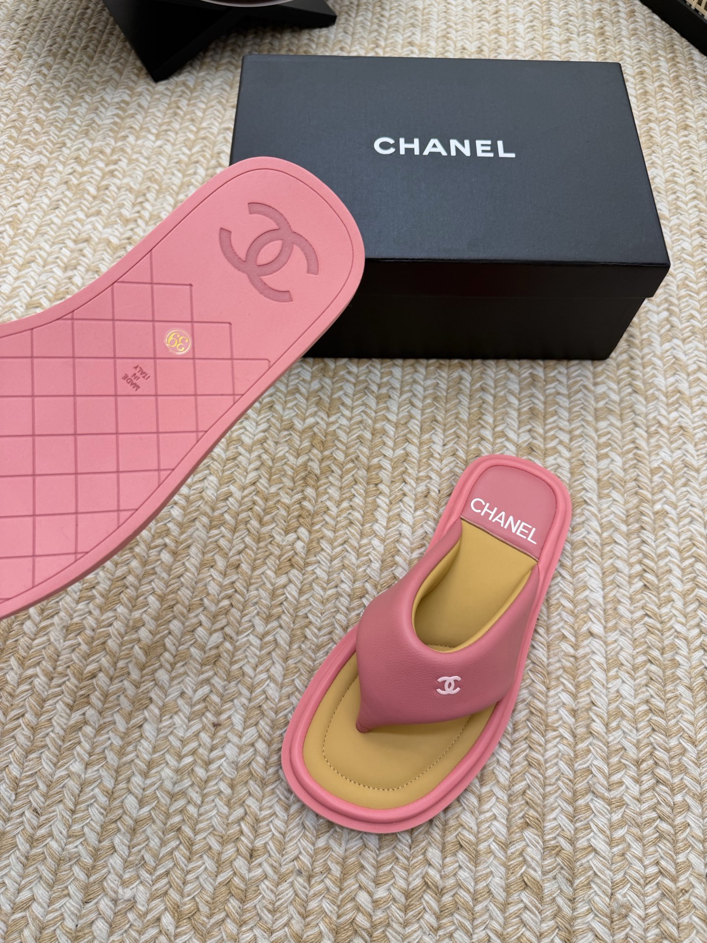Chanel Slides