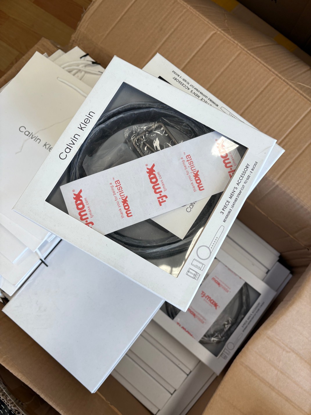 💰85 CK双扣头皮带,Calvin Klein/CK卡文克莱腰带,百分百二层牛皮,一面黑色、一面棕色、双面可用,搭配双带头,宽度3.4cm,均码120cm,长度可以剪!礼盒手提装