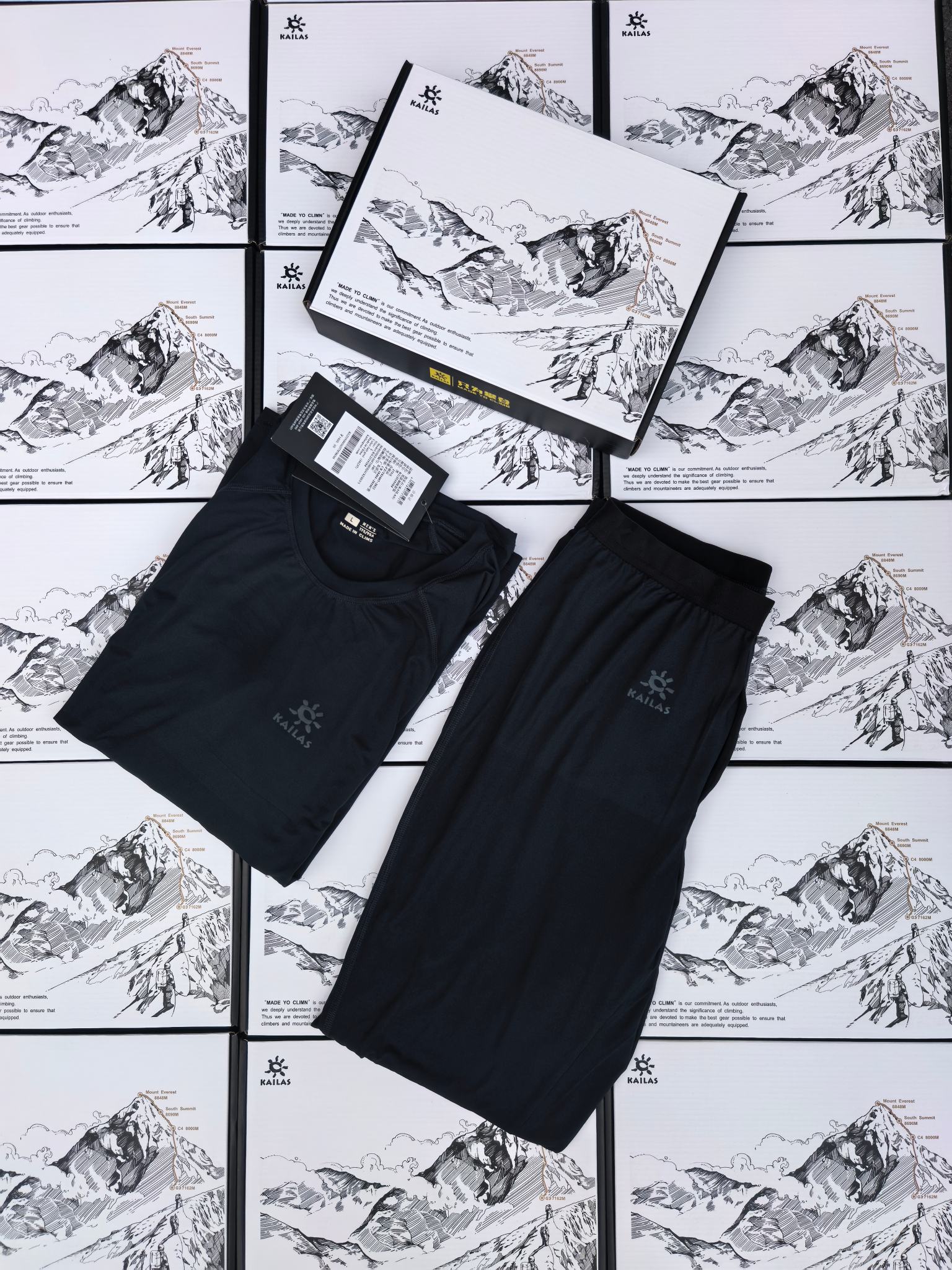 凯乐石秋冬内衣裤套装Coolmax速干保暖排汗功能户外运动套装男款!!45%棉10%氨纶45%锦纶混纺。 上衣➕裤 礼盒套装
- 高效导湿排汗
- 四沟槽结构,能快速吸收汗水并疏导至面料表层,不管日常还是运动,都能让身体快速干爽
- COOLMAX 纤维管道 保暖续热性能牛x . 尺码mlxlxxl颜色黑色弹力巨大
m推荐100-135斤
L推荐135-155
xl推荐155-175
xxl推荐175-200
