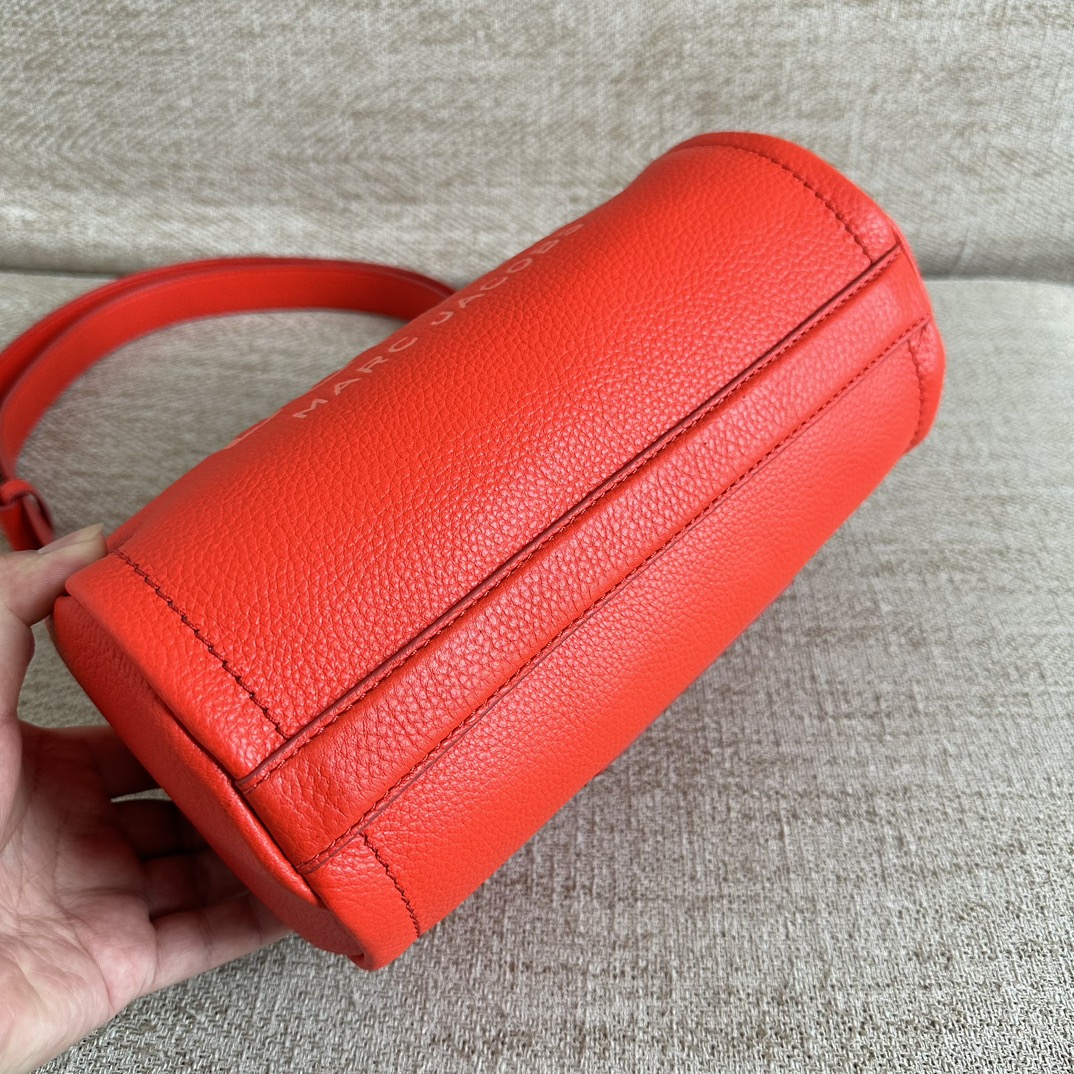 Marc Jacobs mj圆筒包 新款 粒面牛皮 里外全皮