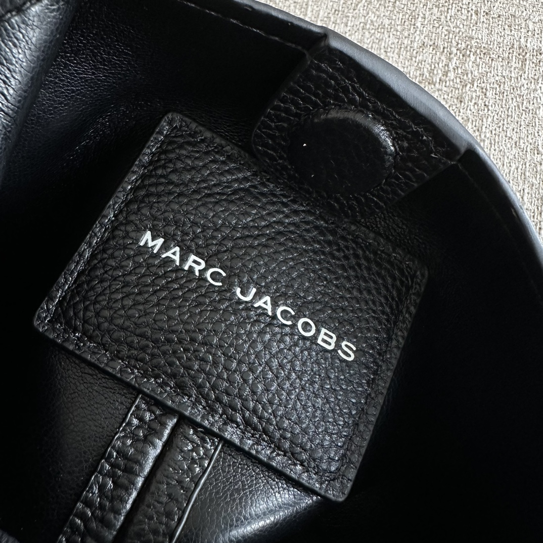 Marc Jacobs ～mj菜篮子手拎包 新款 粒面牛皮