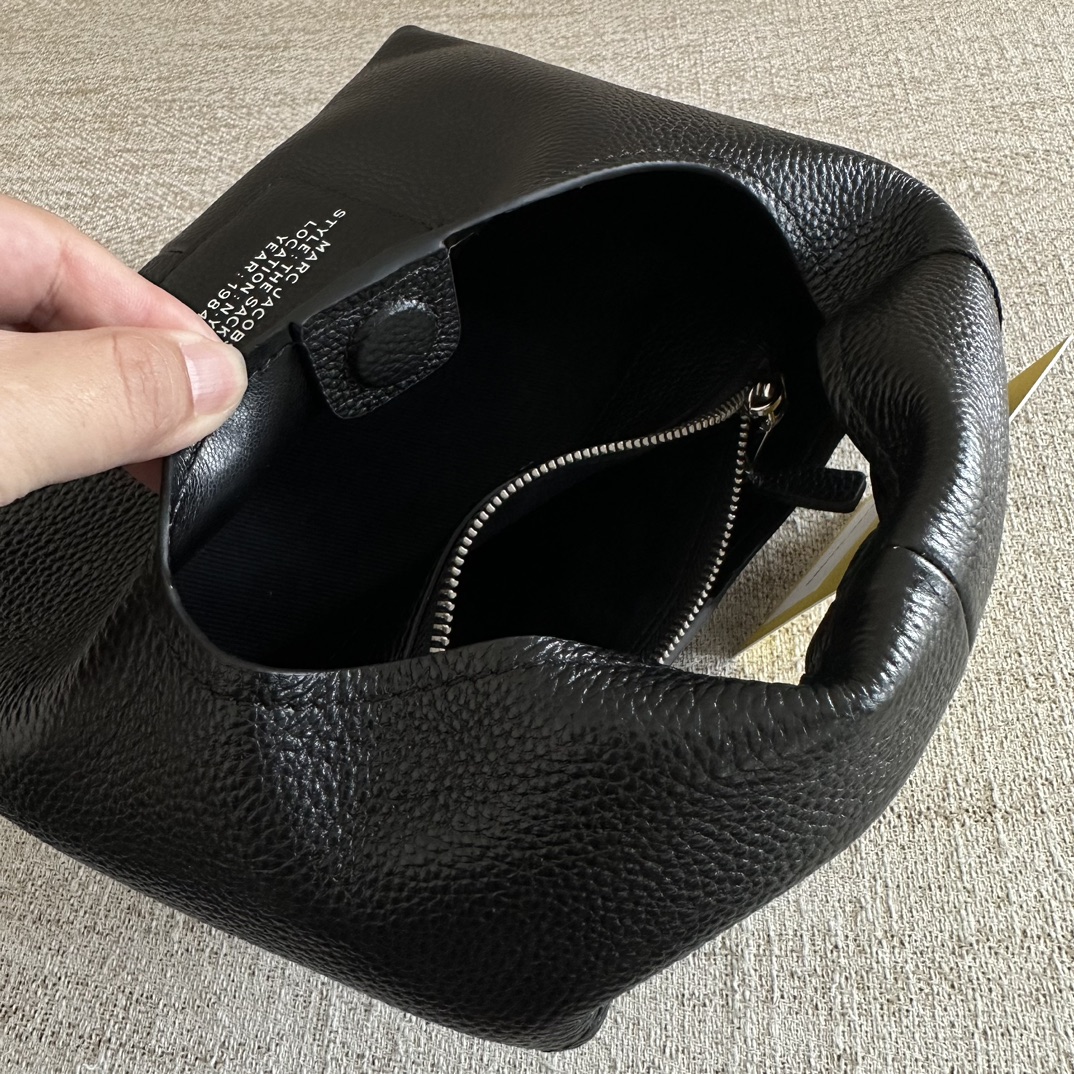 Marc Jacobs ～mj菜篮子手拎包 新款 粒面牛皮