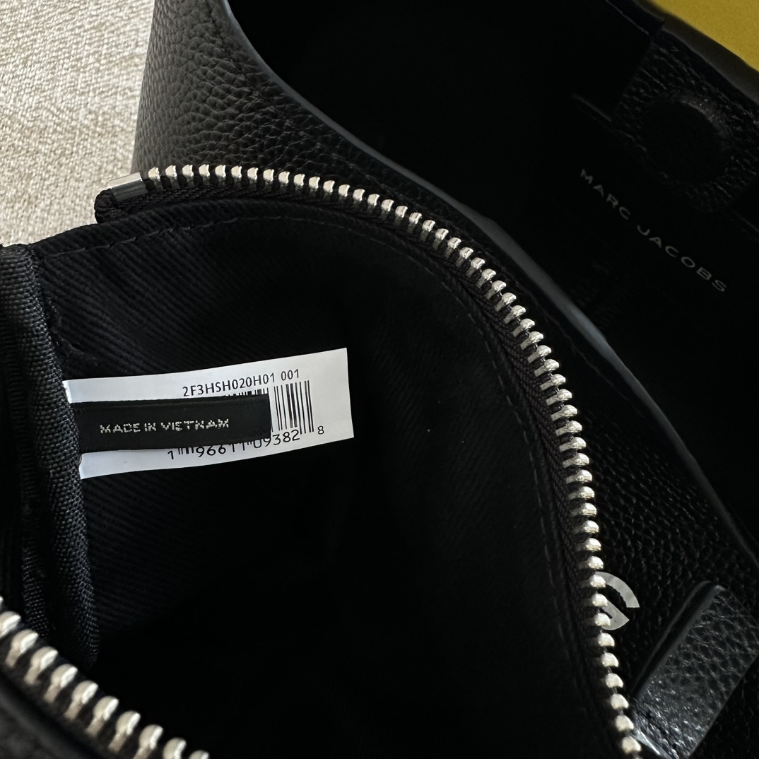 Marc Jacobs ～mj菜篮子手拎包 新款 粒面牛皮