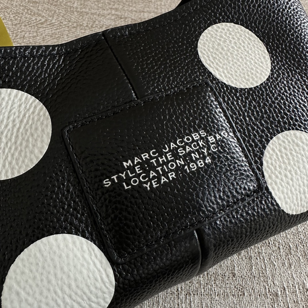 Marc Jacobs ～mj菜篮子手拎包 新款 粒面牛皮