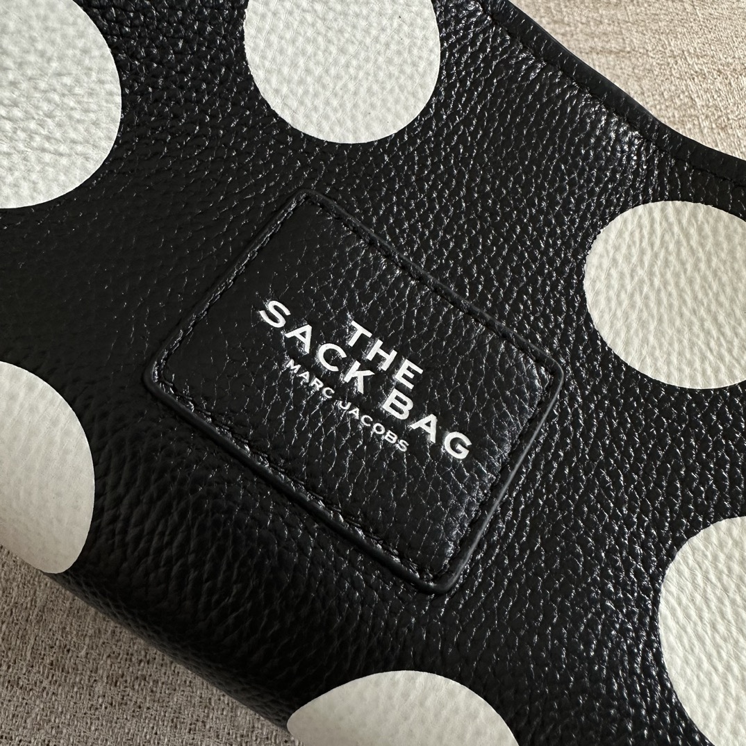 Marc Jacobs ～mj菜篮子手拎包 新款 粒面牛皮
