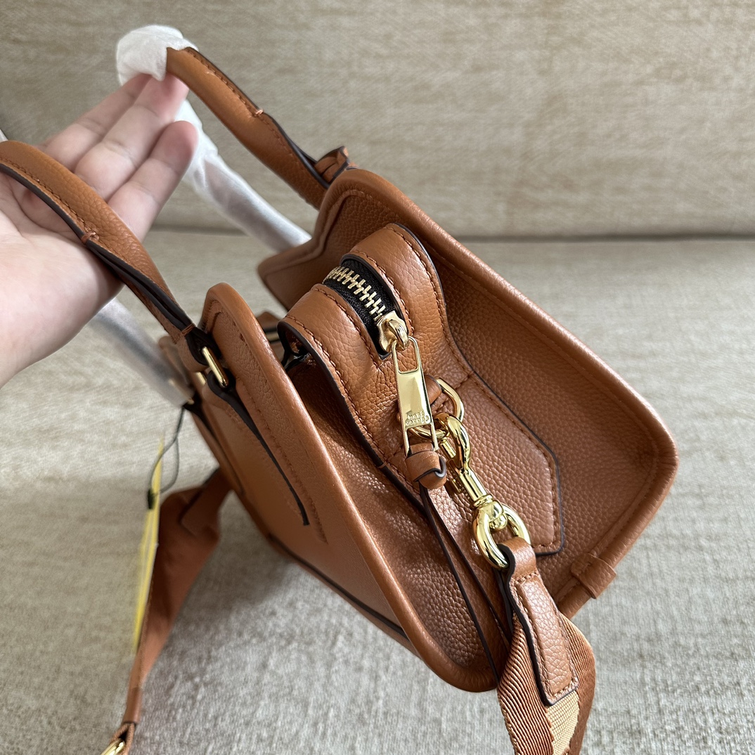 Marc Jacobs ～mj手提斜挎包 新款 牛皮 一模一样的东西