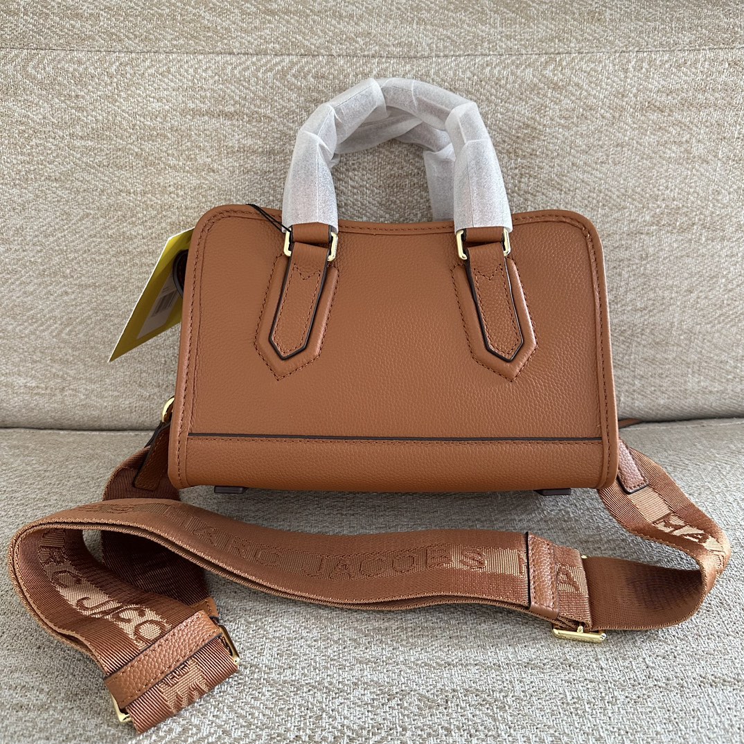 Marc Jacobs ～mj手提斜挎包 新款 牛皮 一模一样的东西