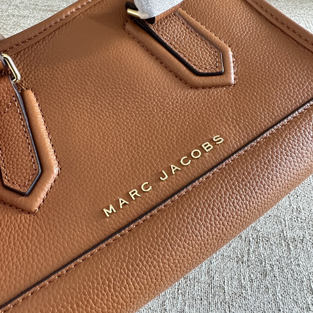 Marc Jacobs ～mj手提斜挎包 新款 牛皮 一模一样的东西