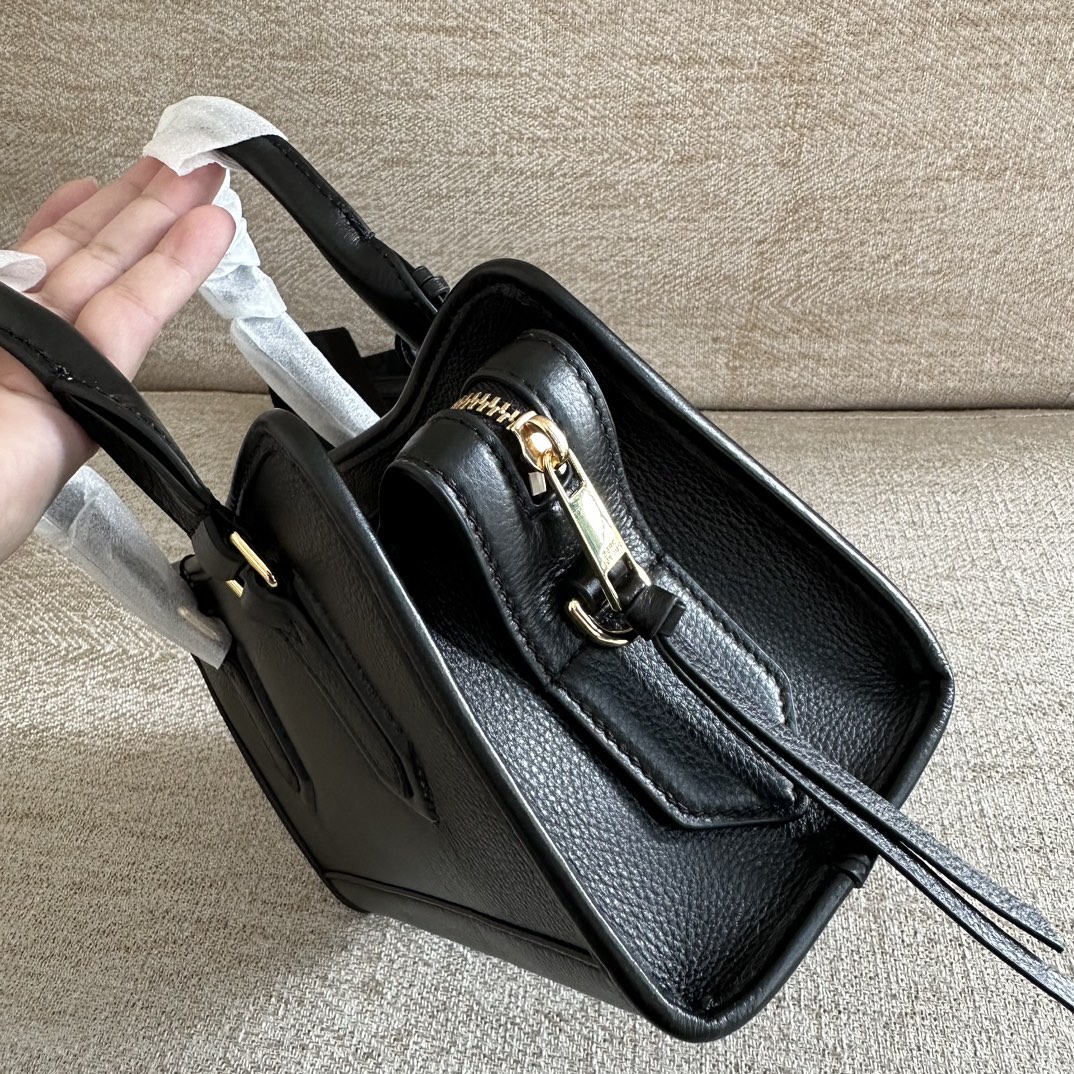 Marc Jacobs ～mj手提斜挎包 新款 牛皮 一模一样的东西